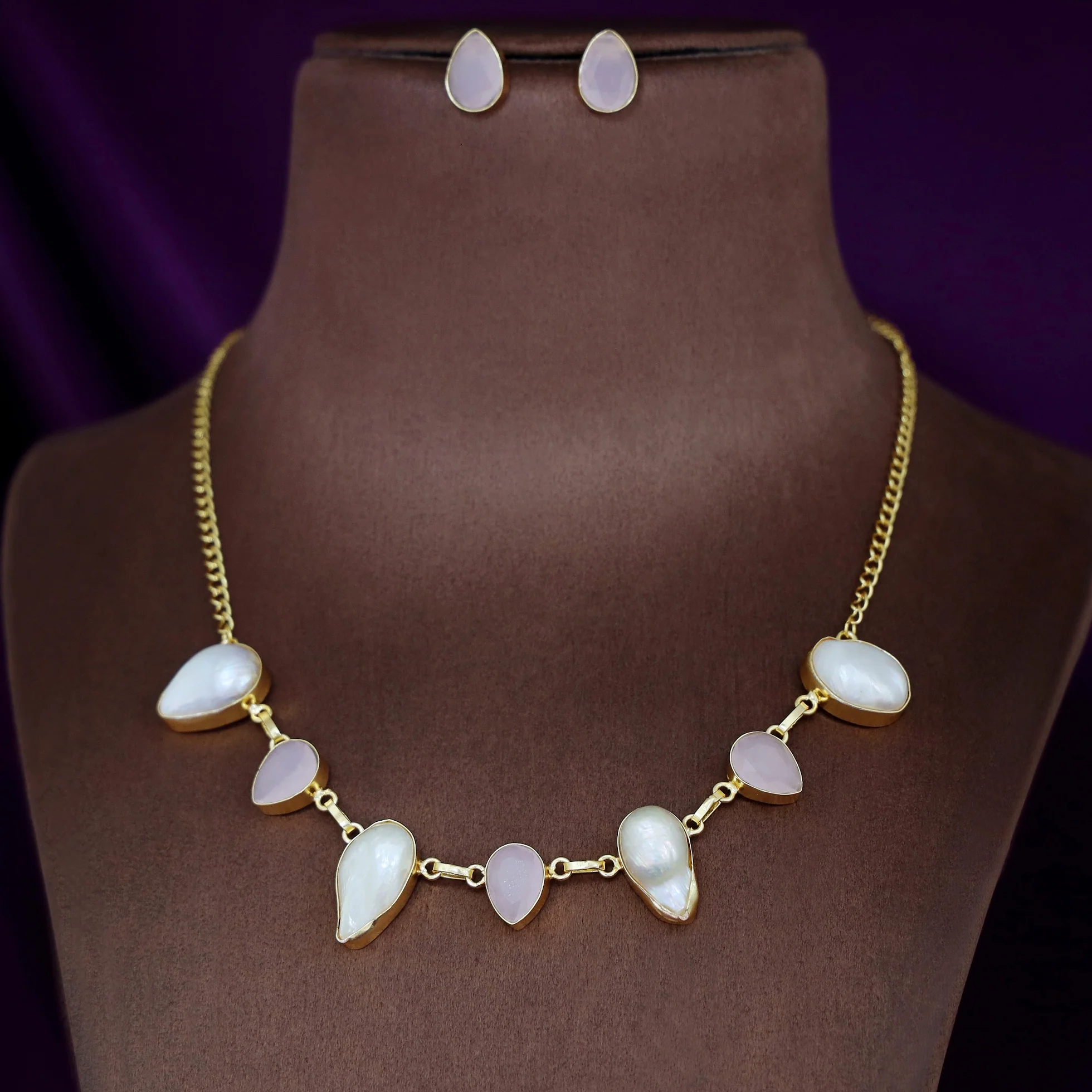 Papillon Baroque Neckpiece With Earring - Image 4