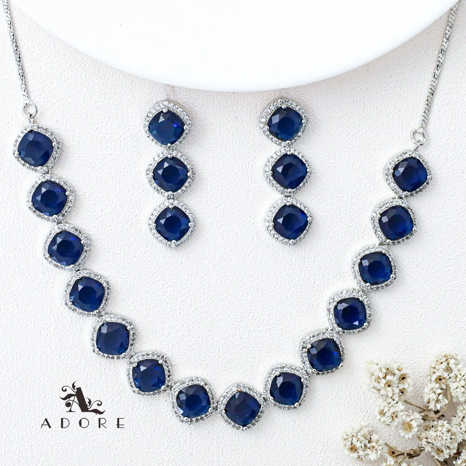 Parineeti Silver Glossy AD Neckpiece With Earring - Image 15