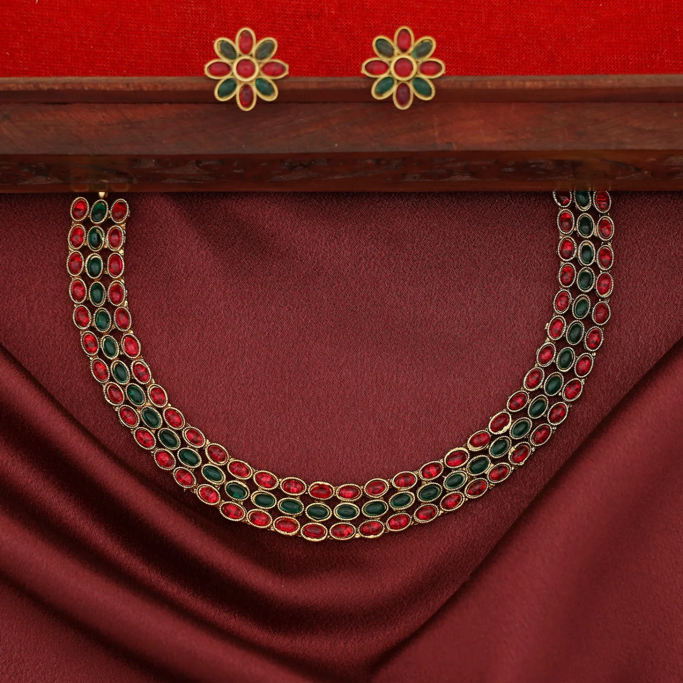 Parinita 3 Layer Kemp Stone Short Neckpiece With Earring - Image 2