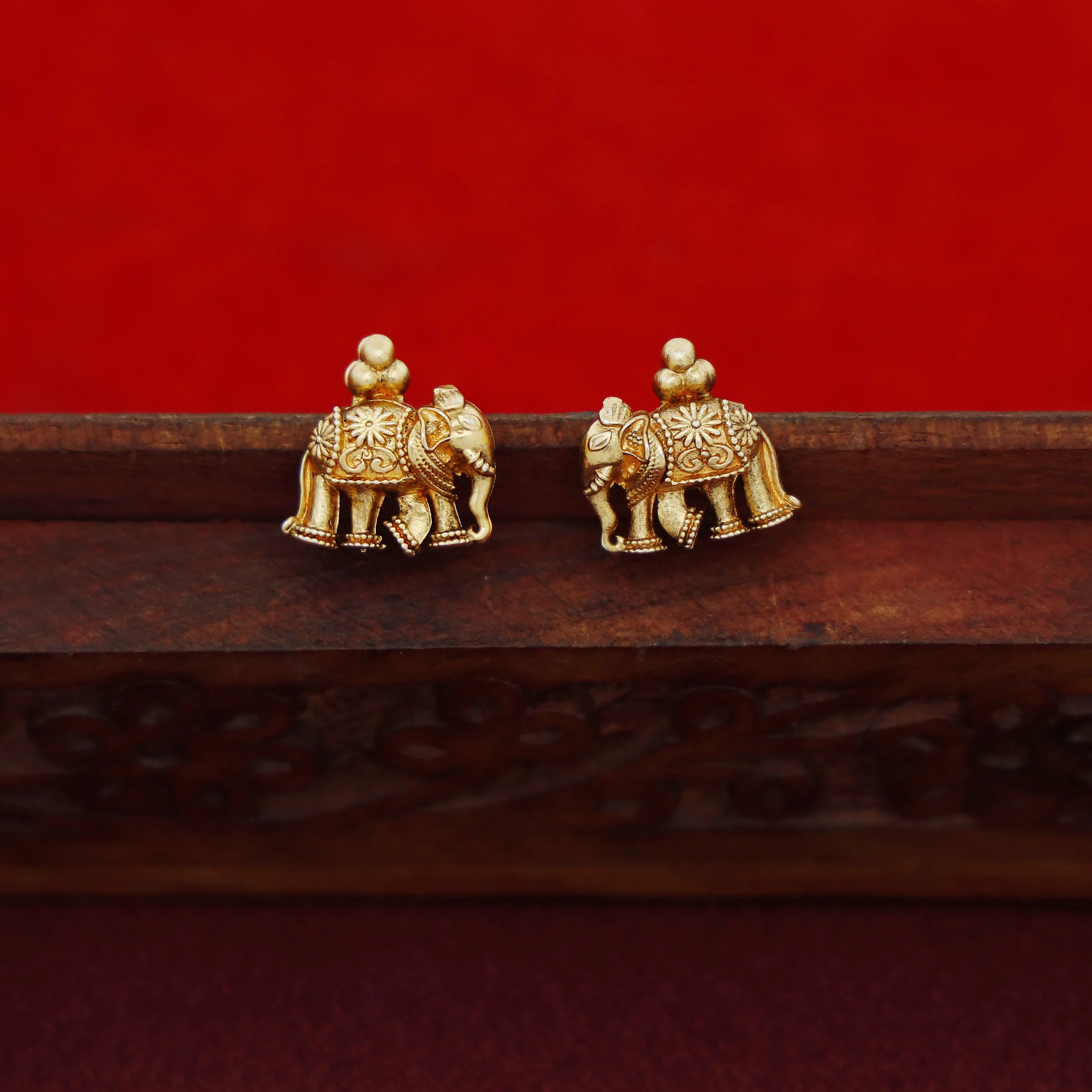 Parvati Airavat Kashi Short Neckpiece With Earring - Image 8