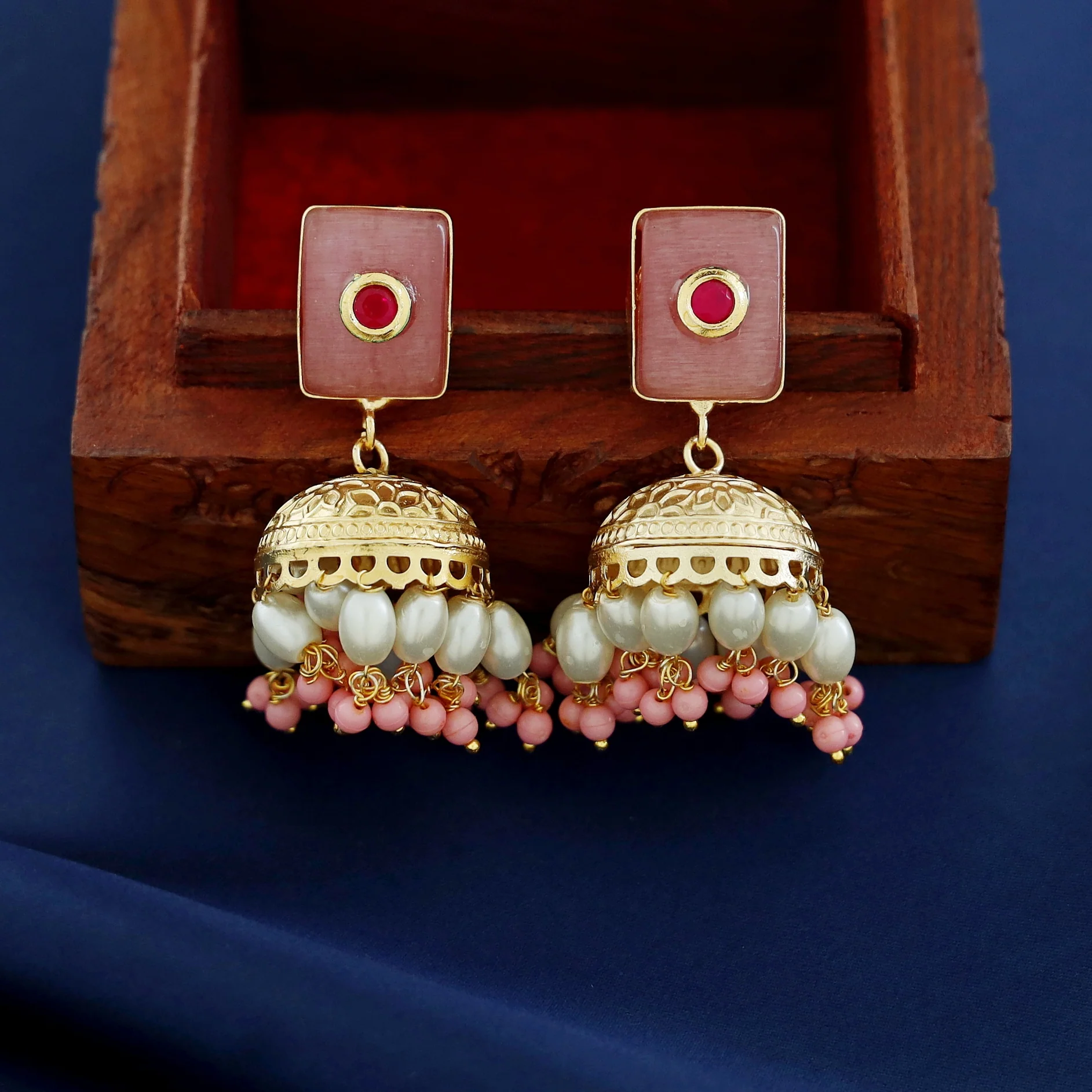 Barnali Pearl Beaded Ghungroo Jhumka Neckcuff With Earring - Image 4