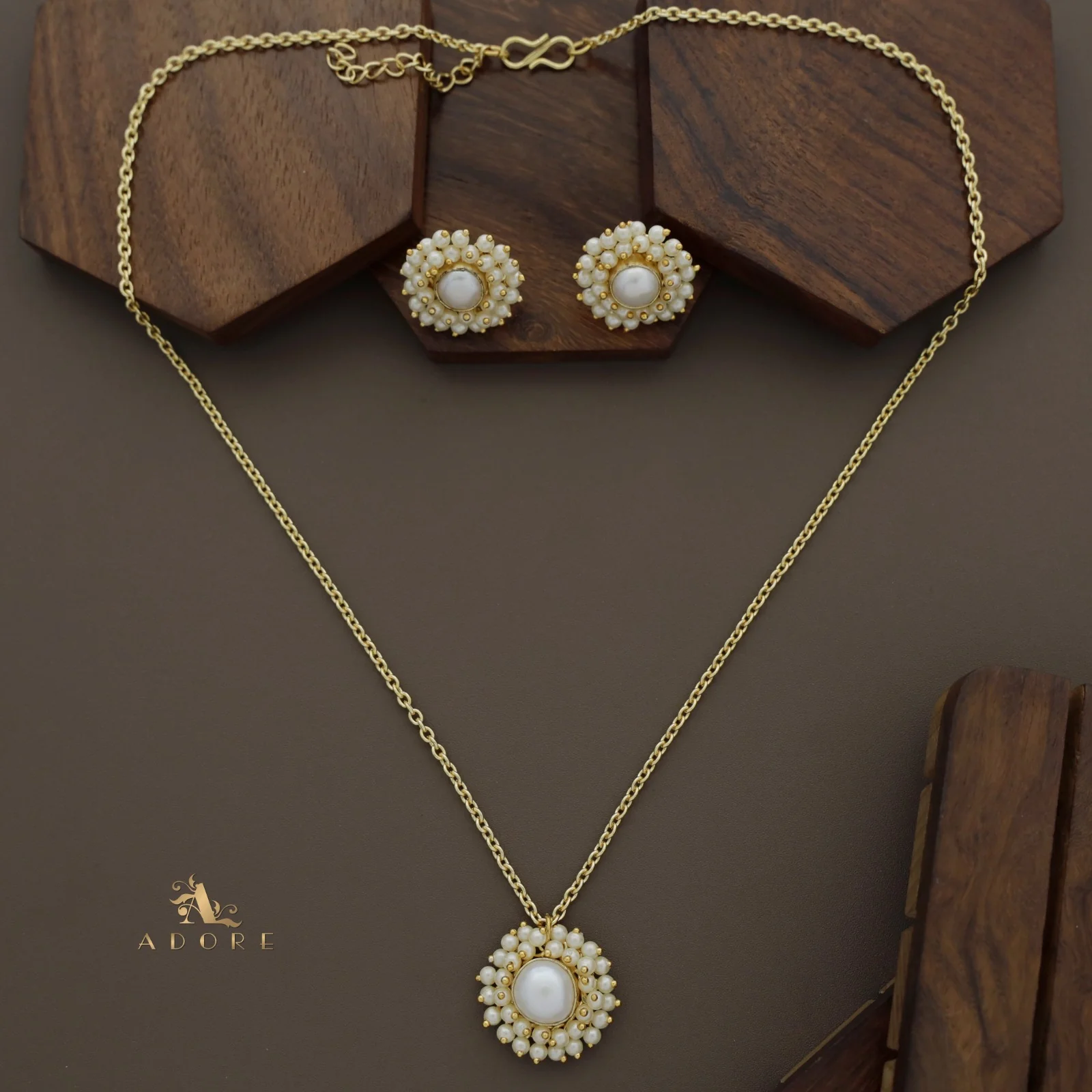 Pearly Ahelia Cluster Pearl Neckpiece With Earring - Image 3