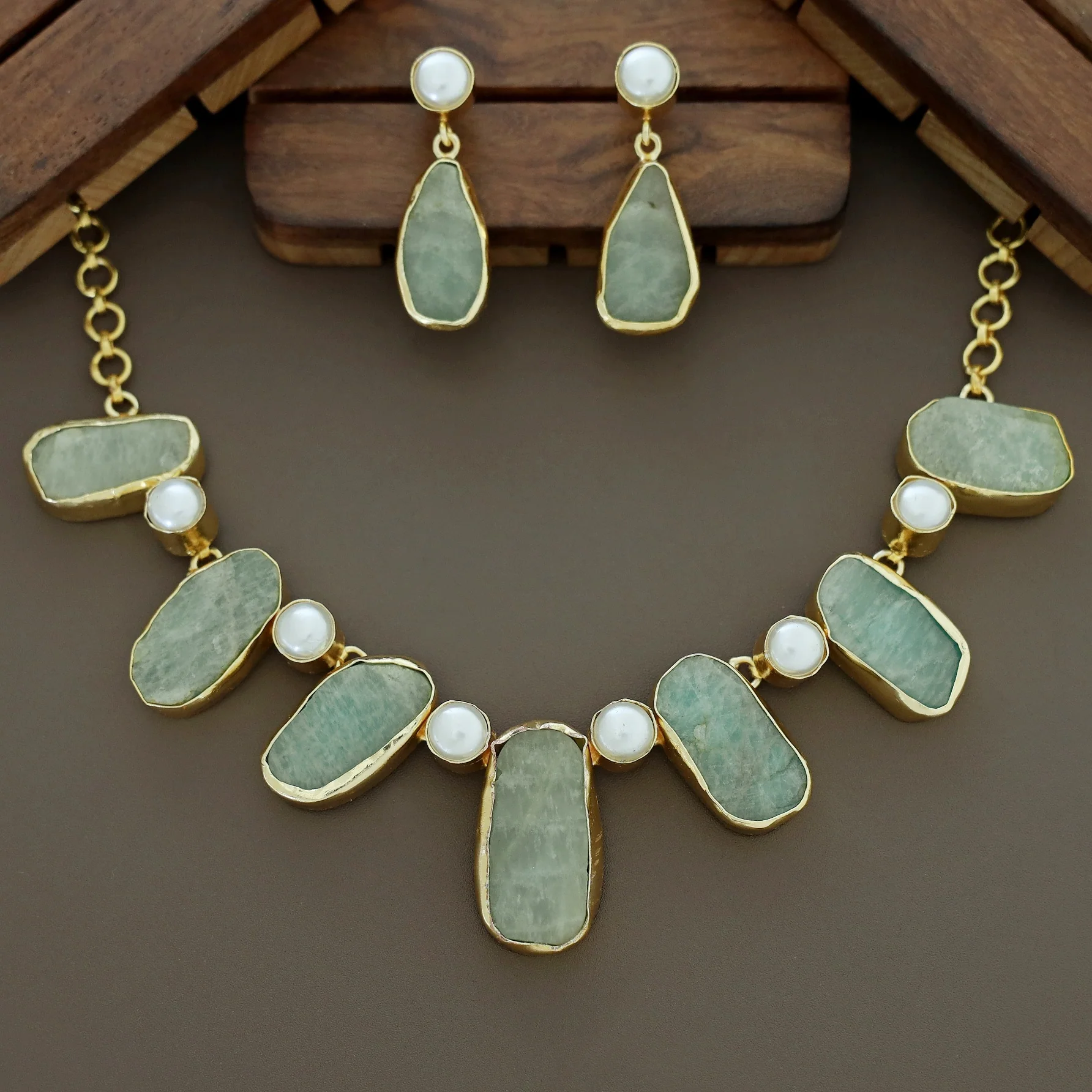 Pegasus Rugged Stone Neckpiece With Earring - Image 3