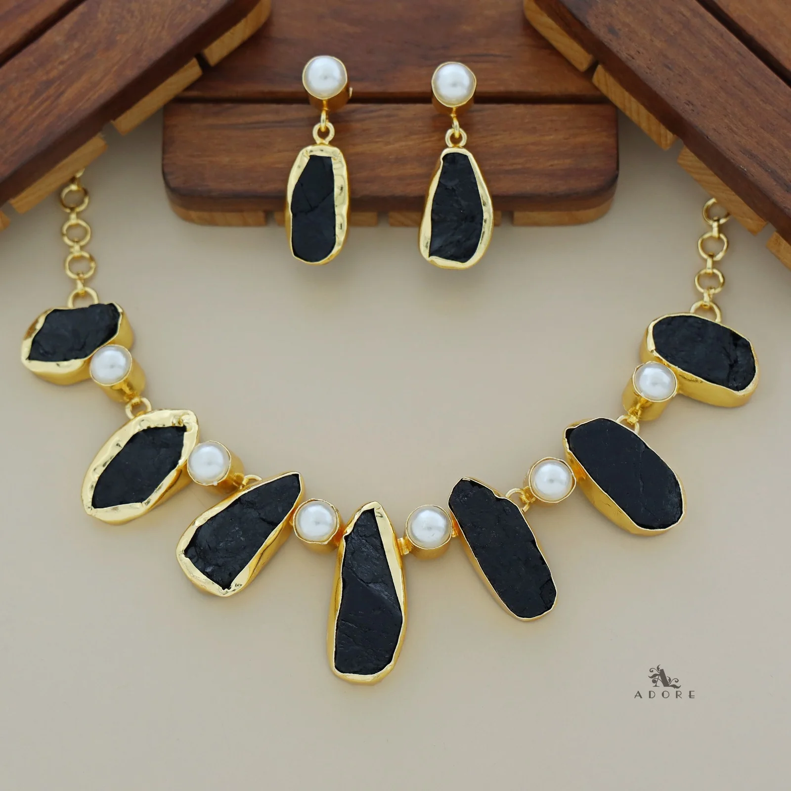 Pegasus Rugged Stone Neckpiece With Earring - Image 41