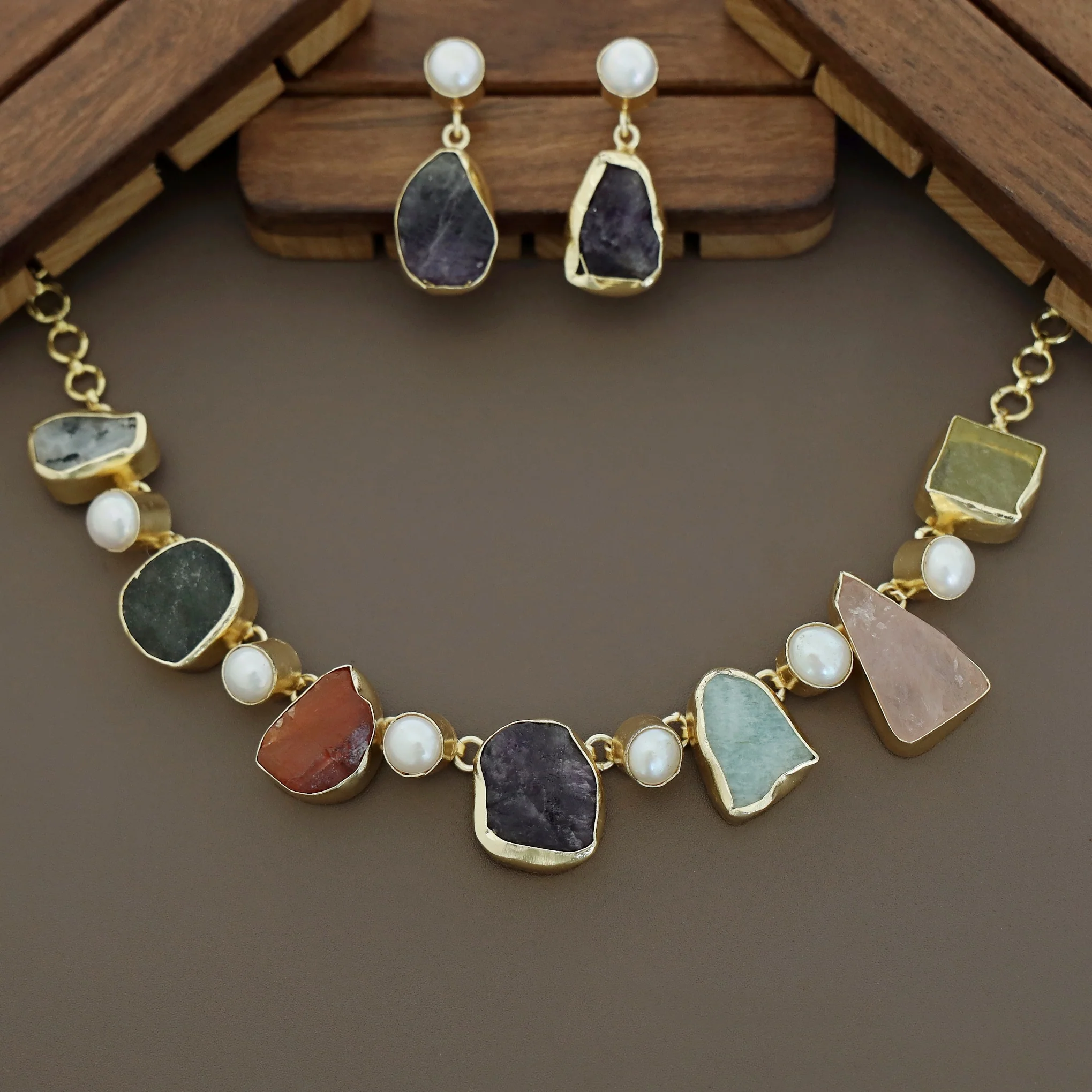 Pegasus Rugged Stone Neckpiece With Earring - Image 45
