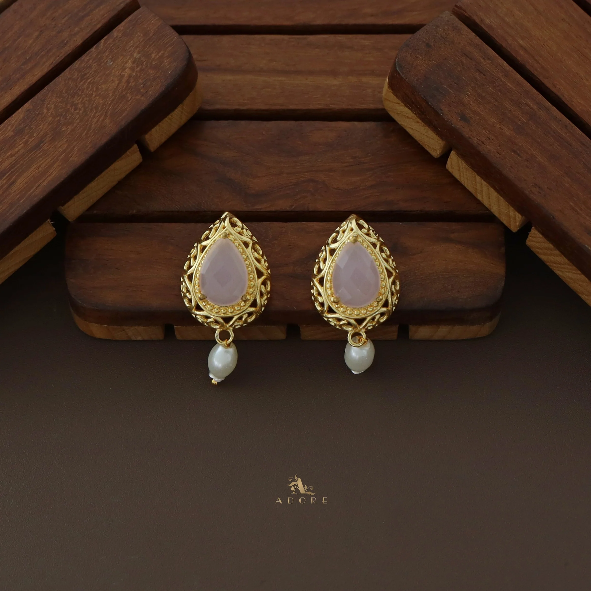 Penta Dew Drop Glossy Pearl Neckpiece with Earring - Image 11