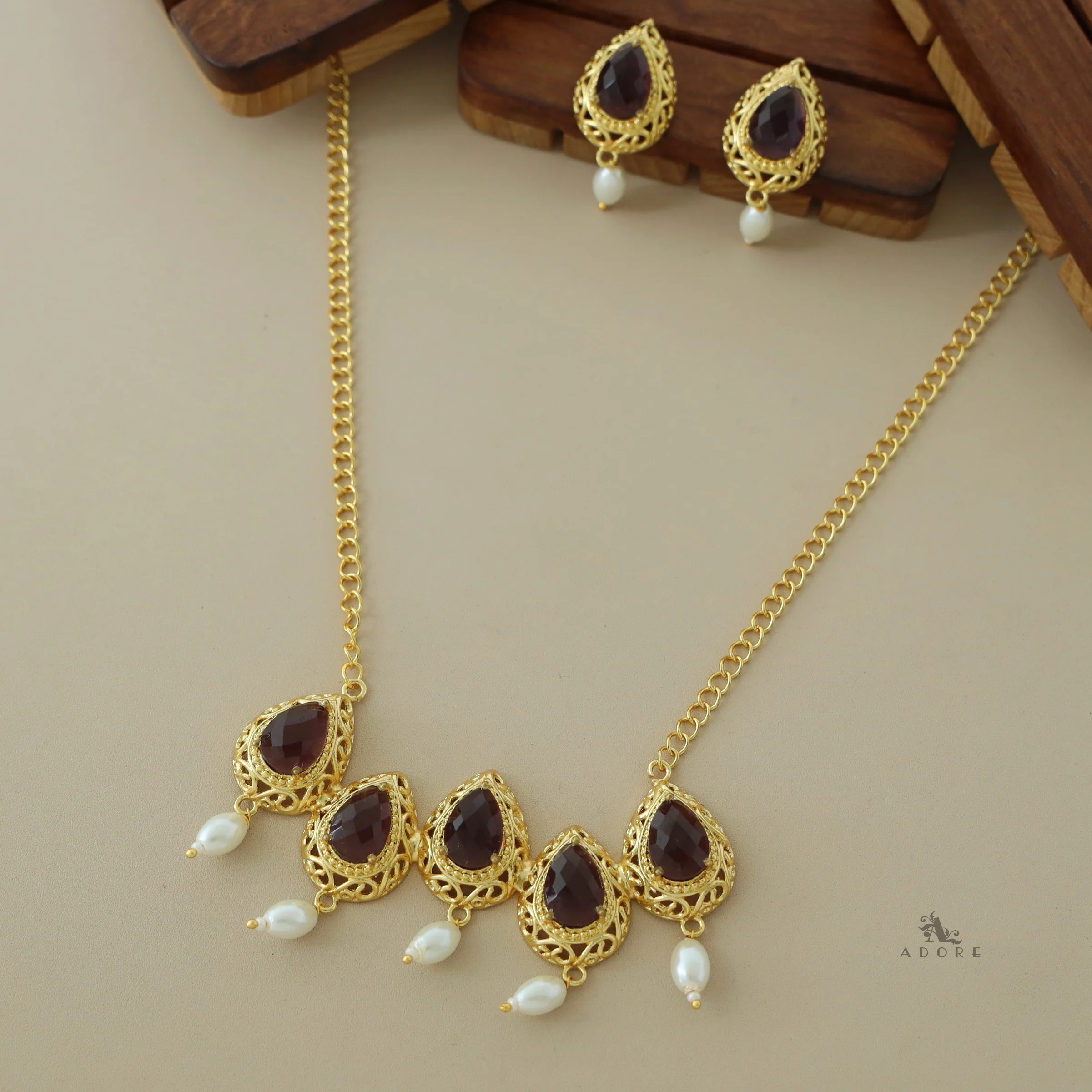 Penta Dew Drop Glossy Pearl Neckpiece with Earring - Image 5