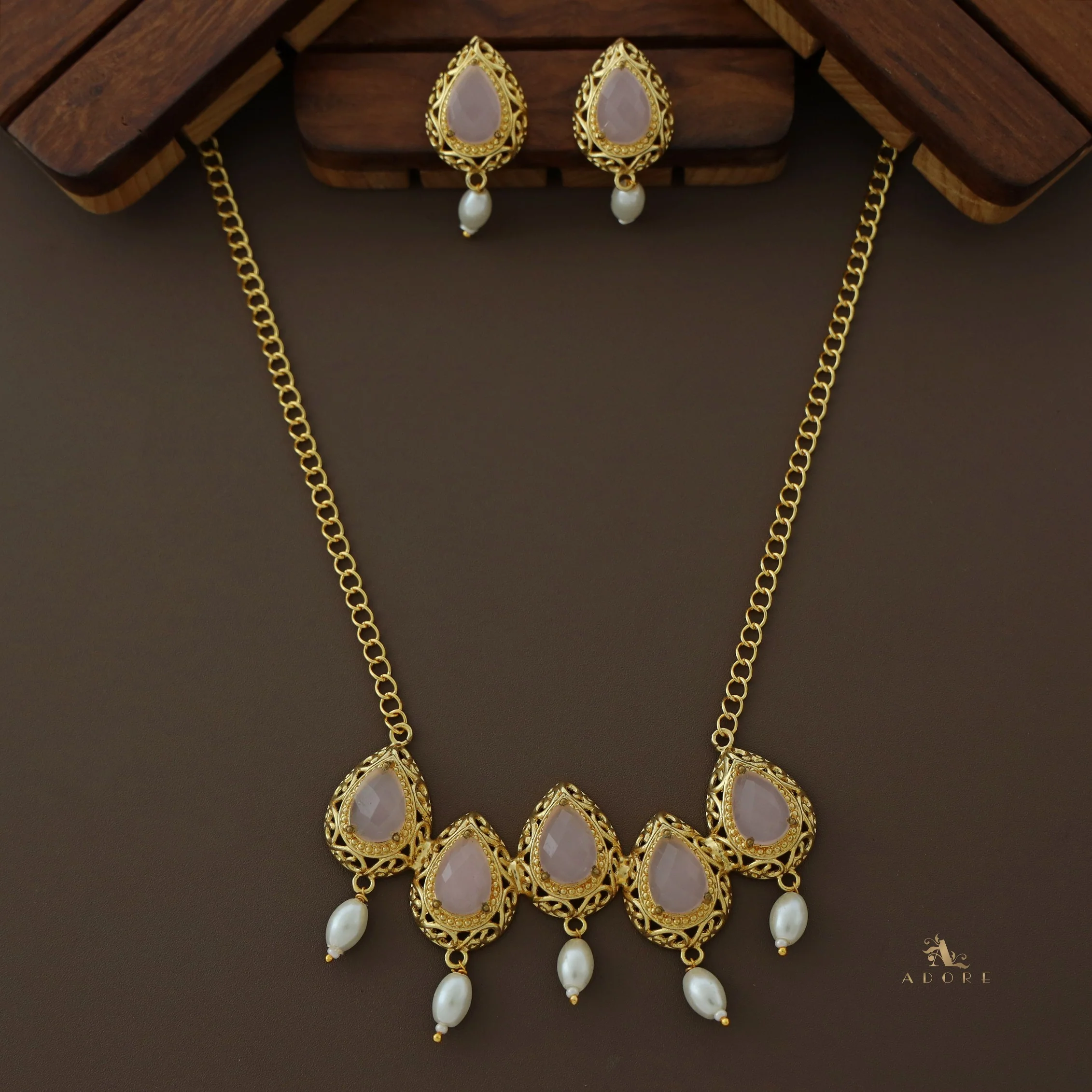 Penta Dew Drop Glossy Pearl Neckpiece with Earring - Image 6