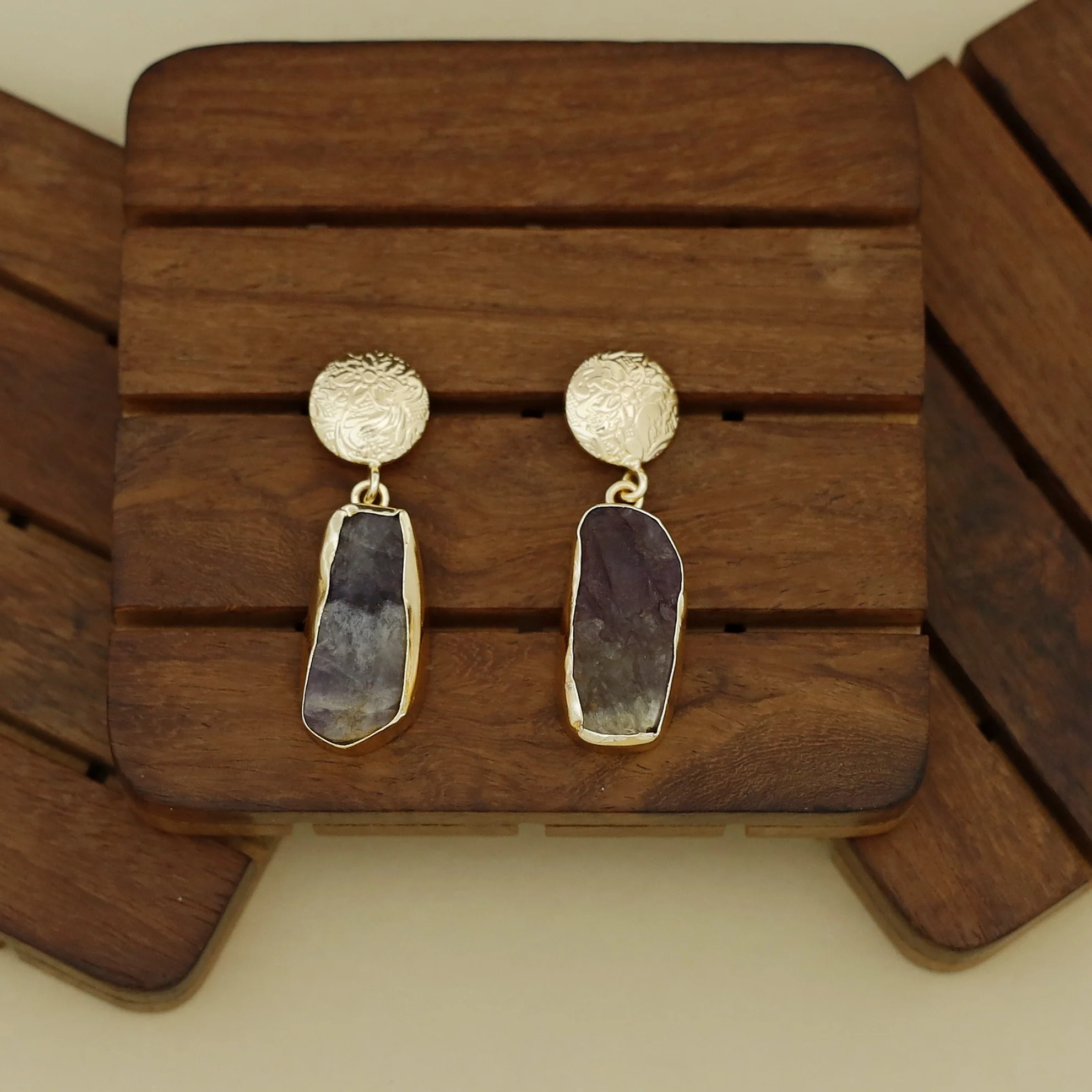 Piera Raw Stone Neckpiece With Earring - Image 11