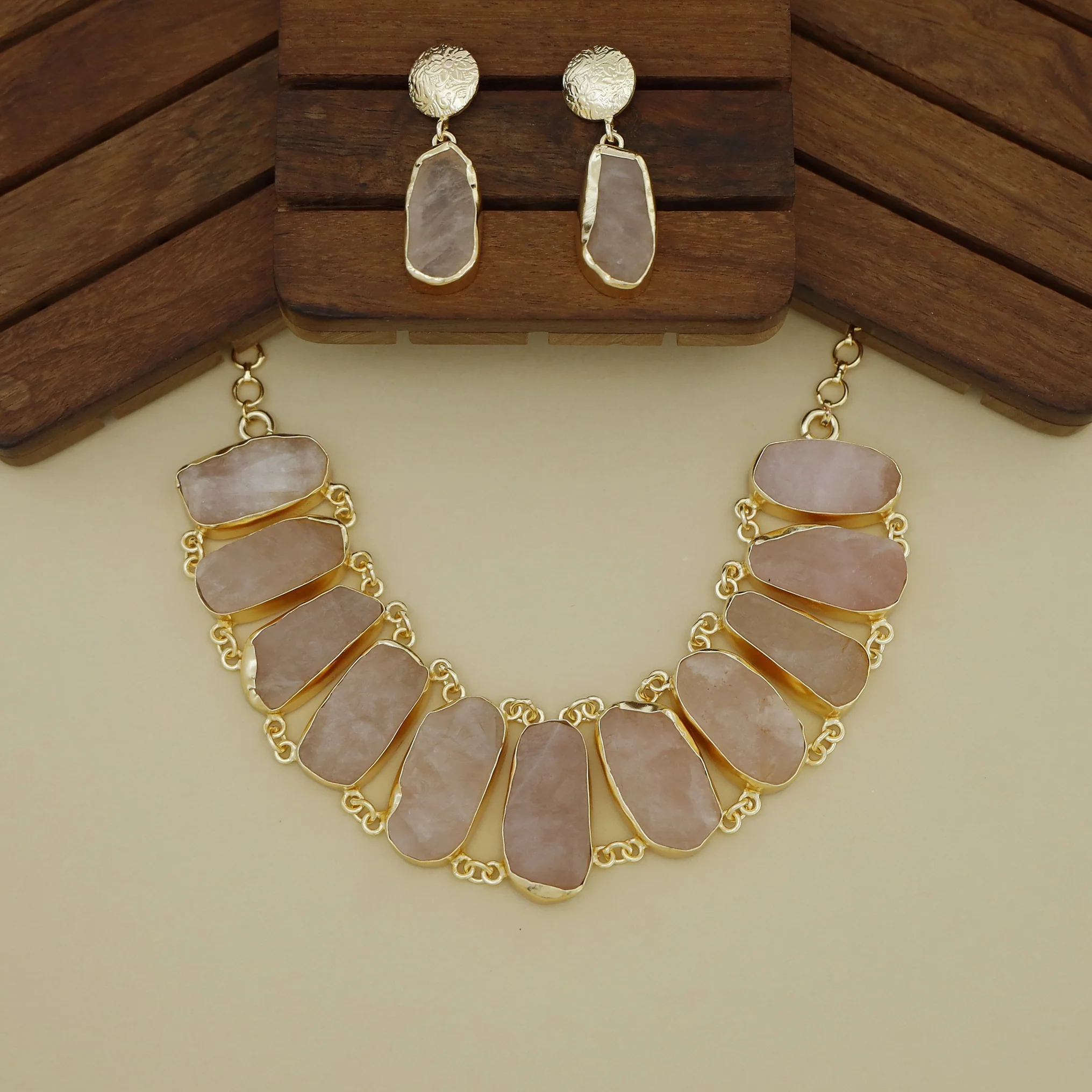 Piera Raw Stone Neckpiece With Earring - Image 6