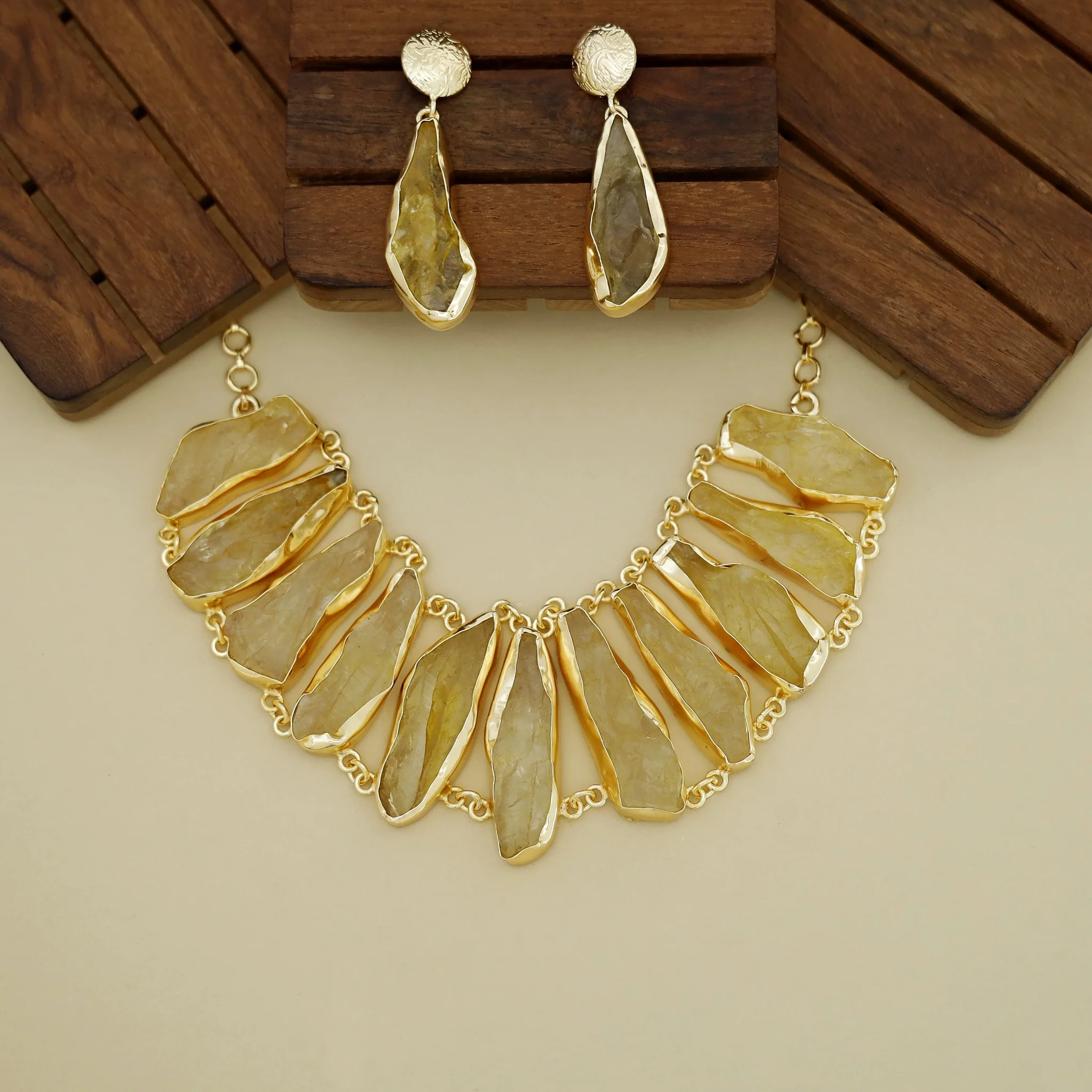 Piera Raw Stone Neckpiece With Earring - Image 7