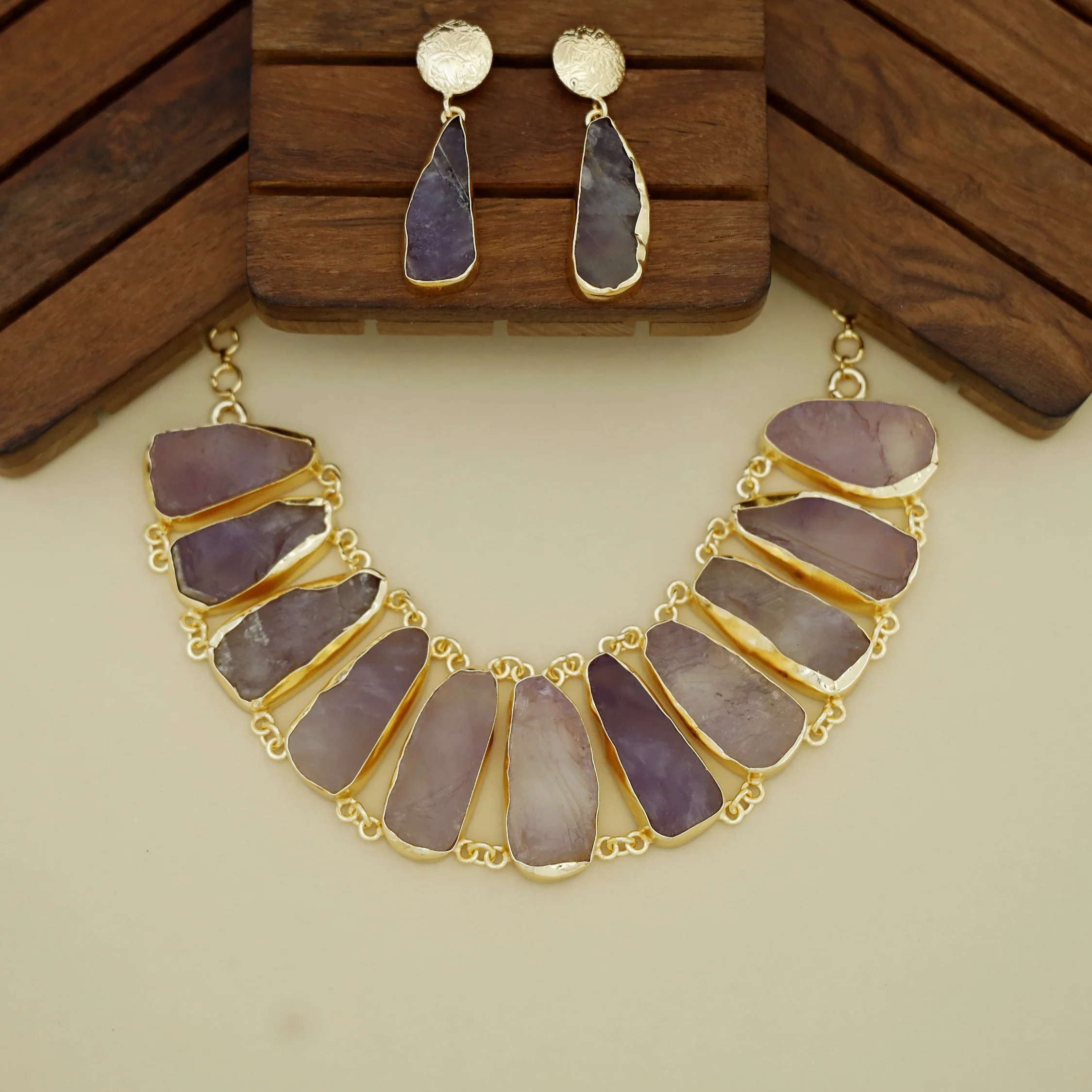 Piera Raw Stone Neckpiece With Earring - Image 8