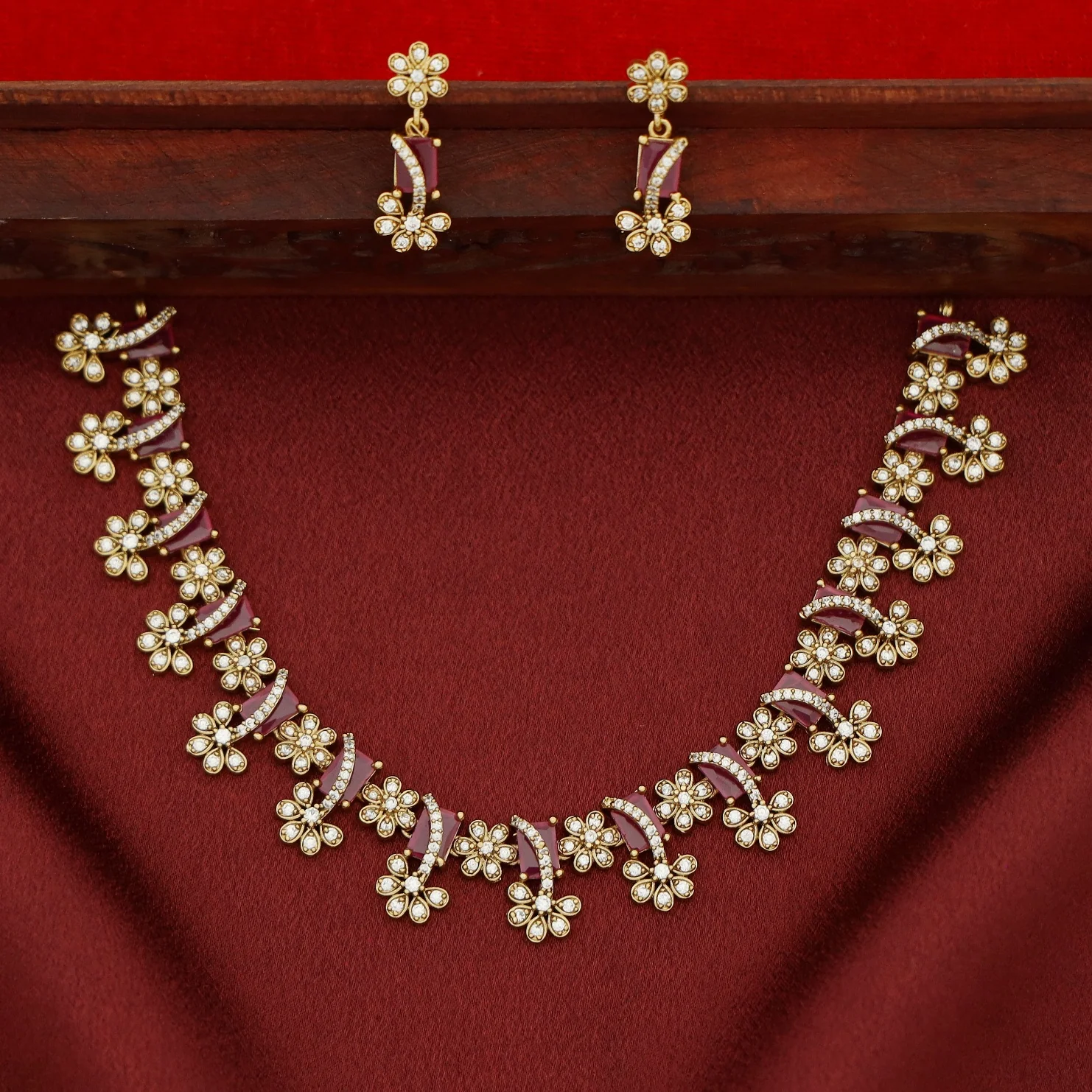 Poornasree Rectangle Glossy Flower Short Neckpiece With Earring - Image 3