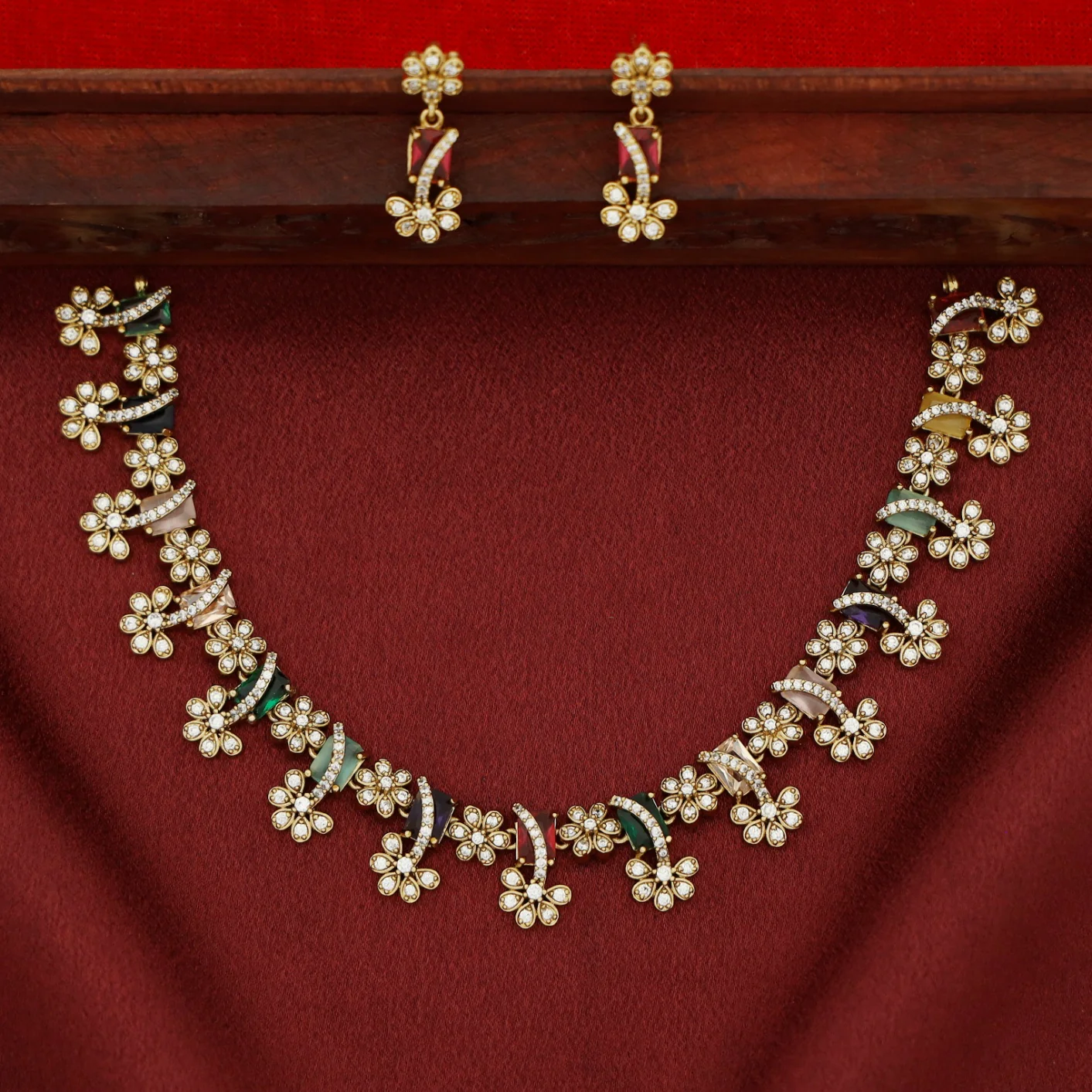 Poornasree Rectangle Glossy Flower Short Neckpiece With Earring - Image 4