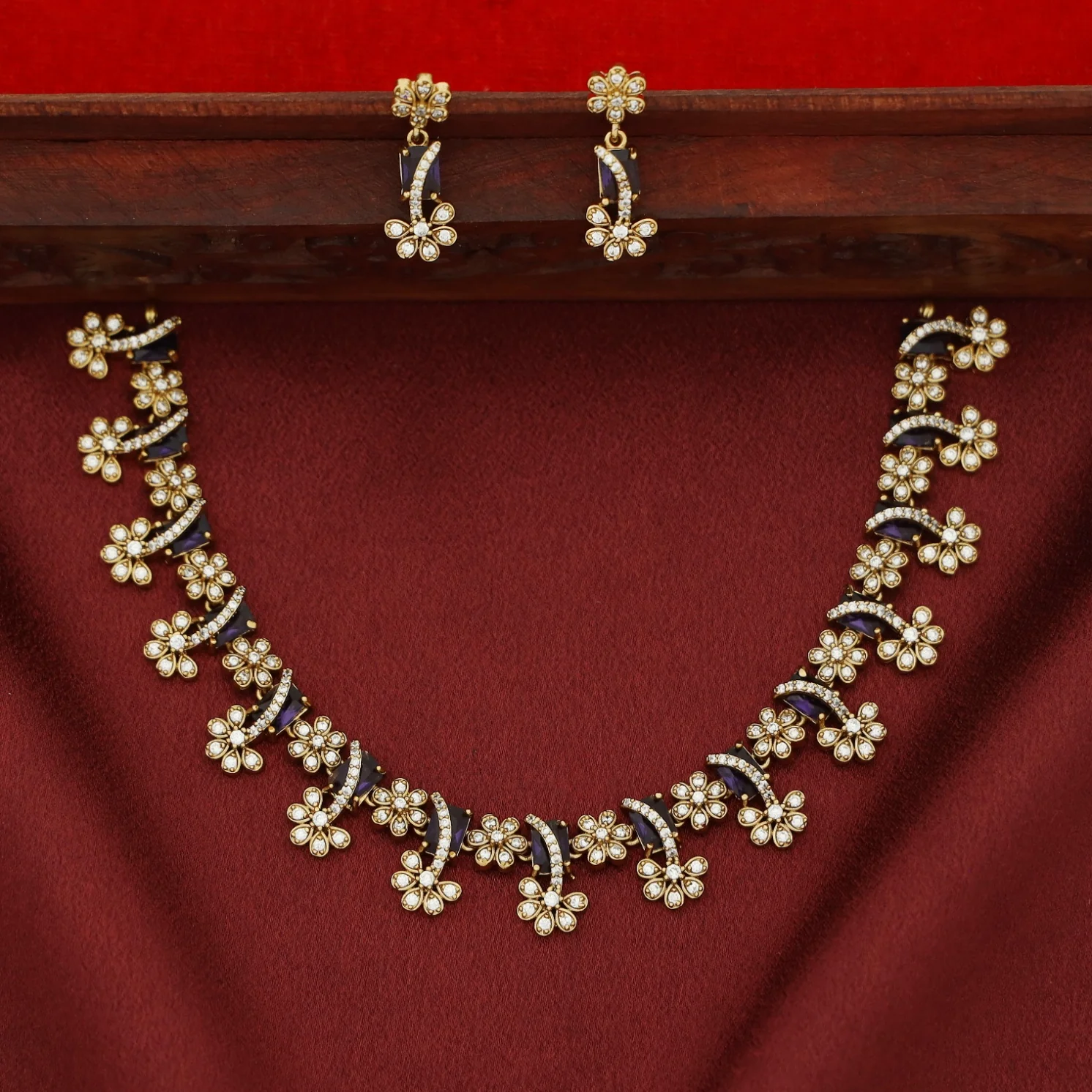 Poornasree Rectangle Glossy Flower Short Neckpiece With Earring - Image 5