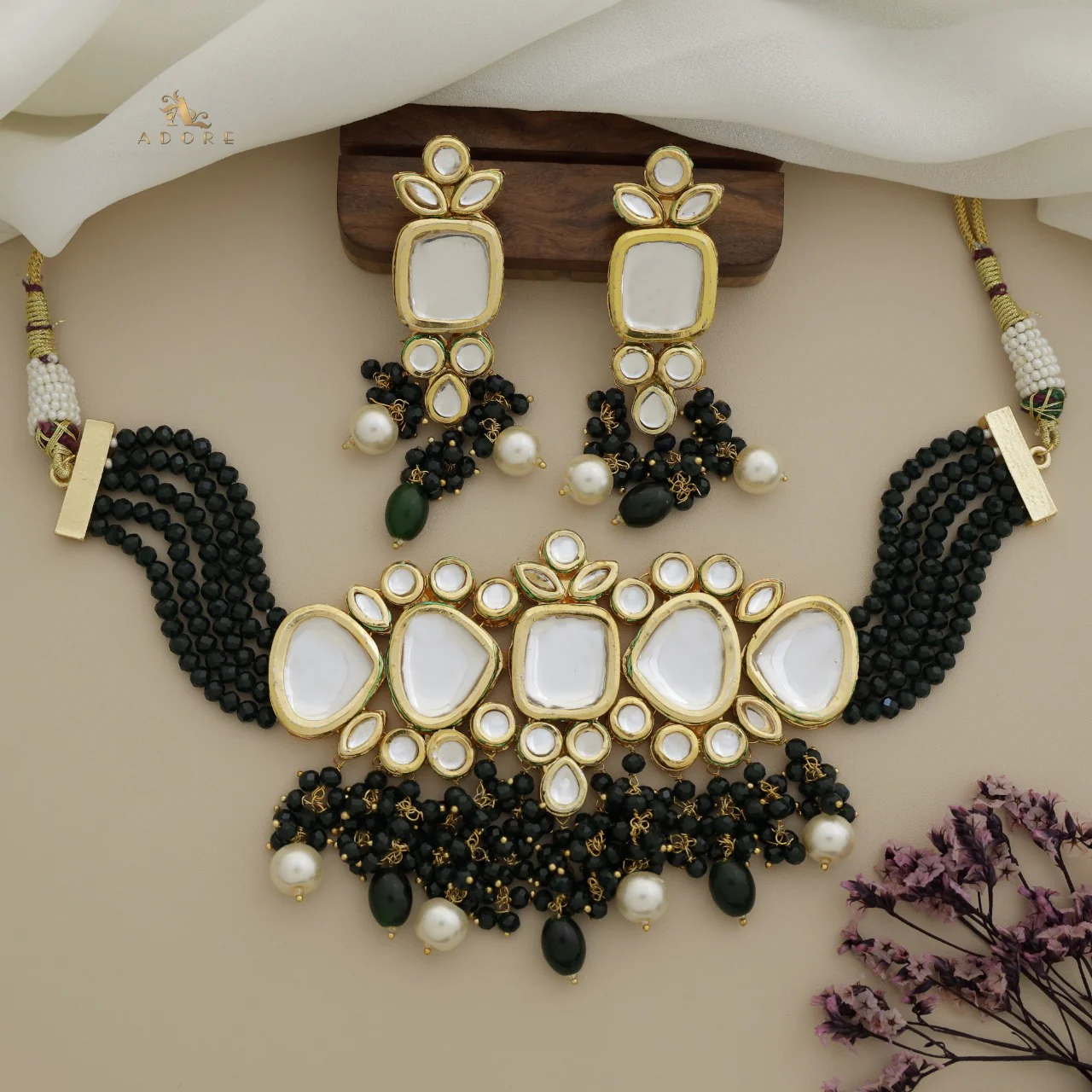 Abhigna Kundan Choker With Earring - Image 10