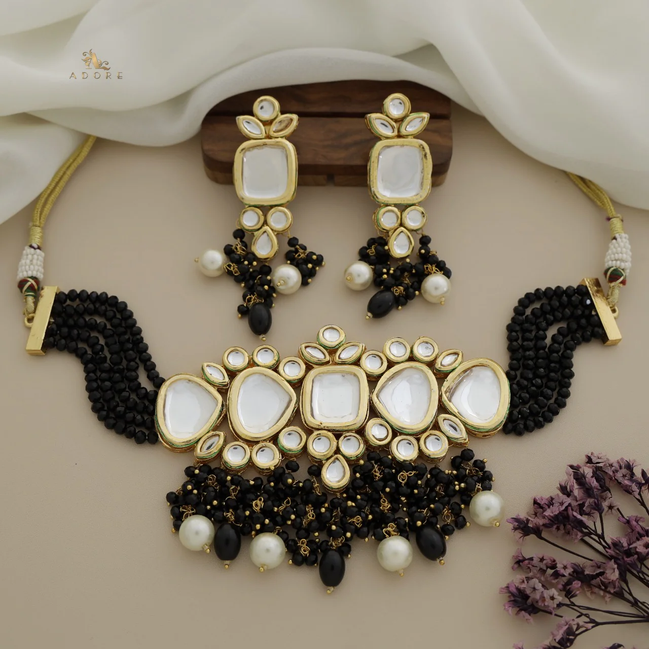 Abhigna Kundan Choker With Earring - Image 9