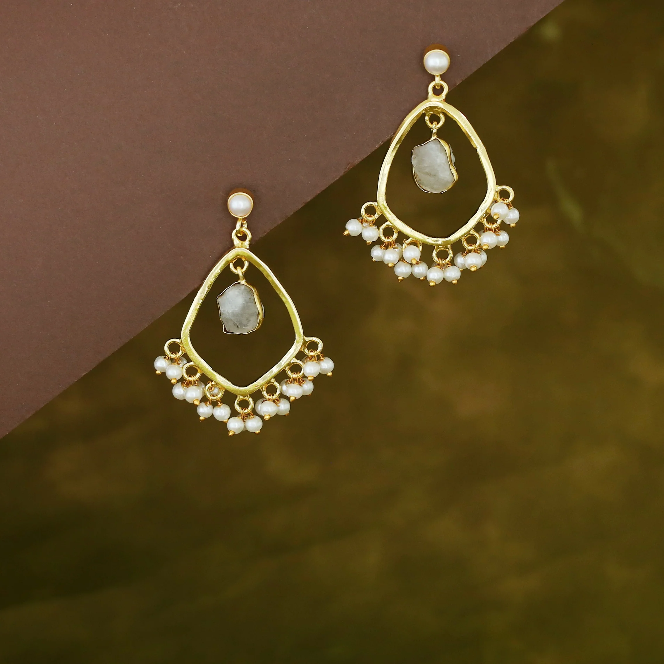 Posy Cluster Pearl Hanging Raw Stone Earring - Image 10