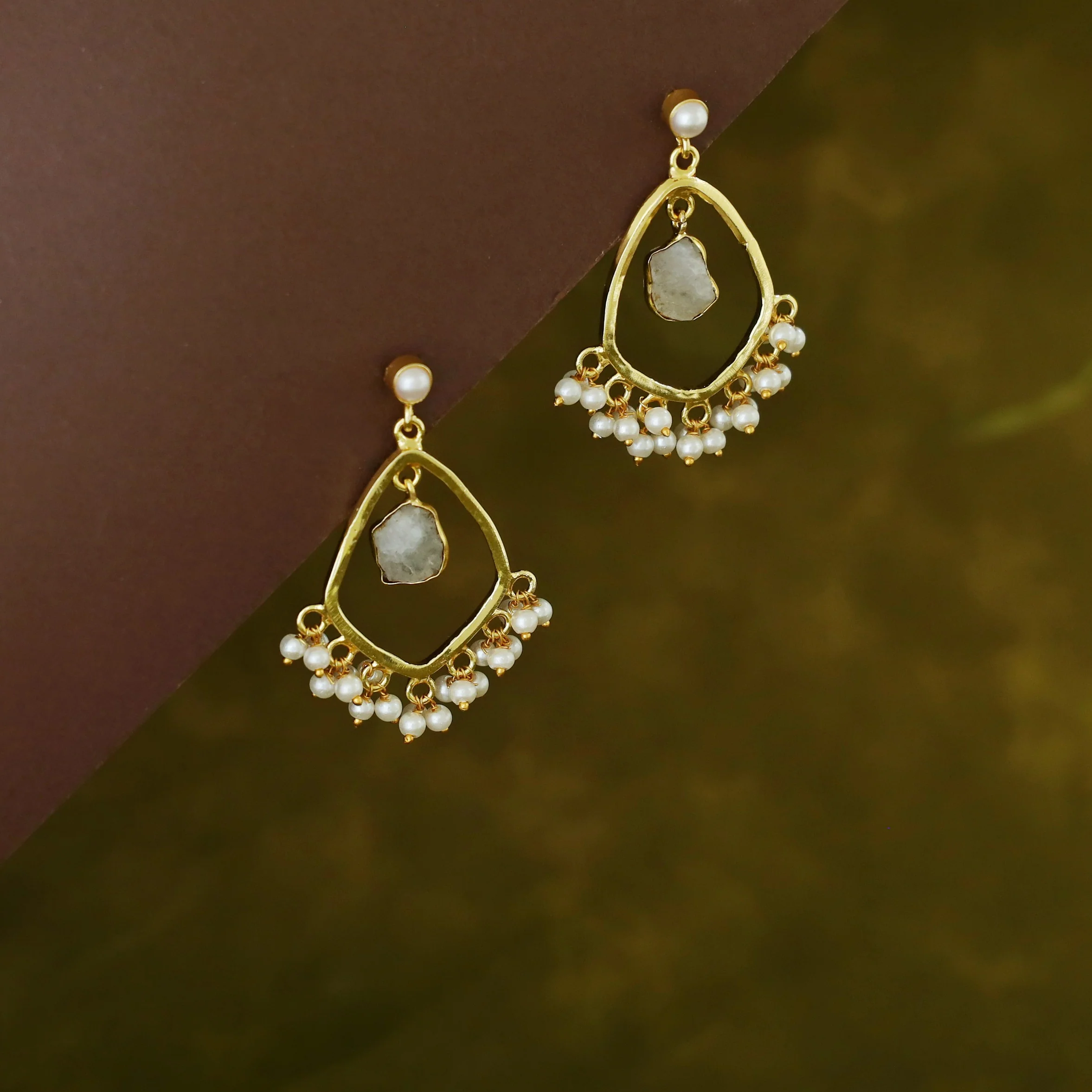 Posy Cluster Pearl Hanging Raw Stone Earring - Image 11