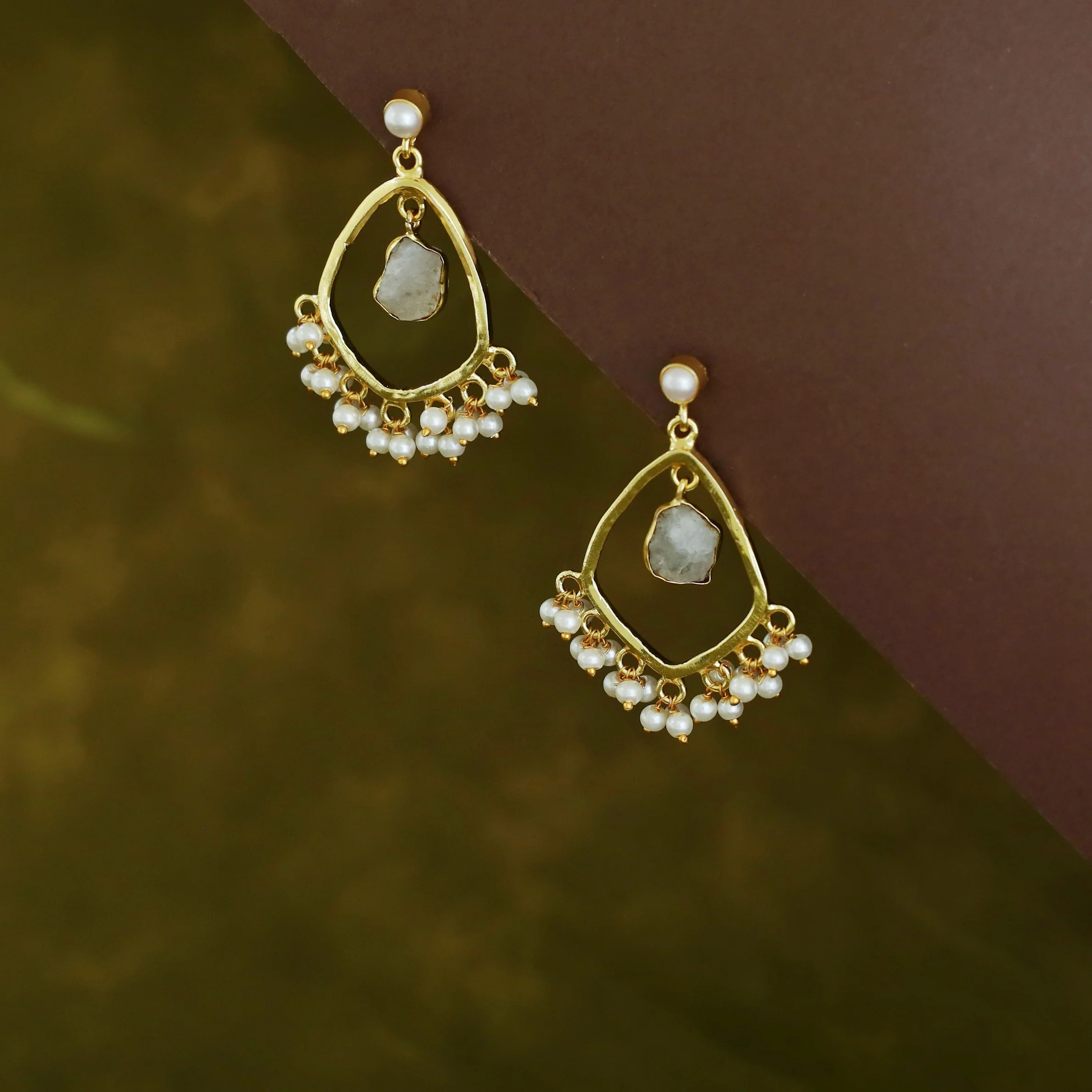 Posy Cluster Pearl Hanging Raw Stone Earring - Image 9