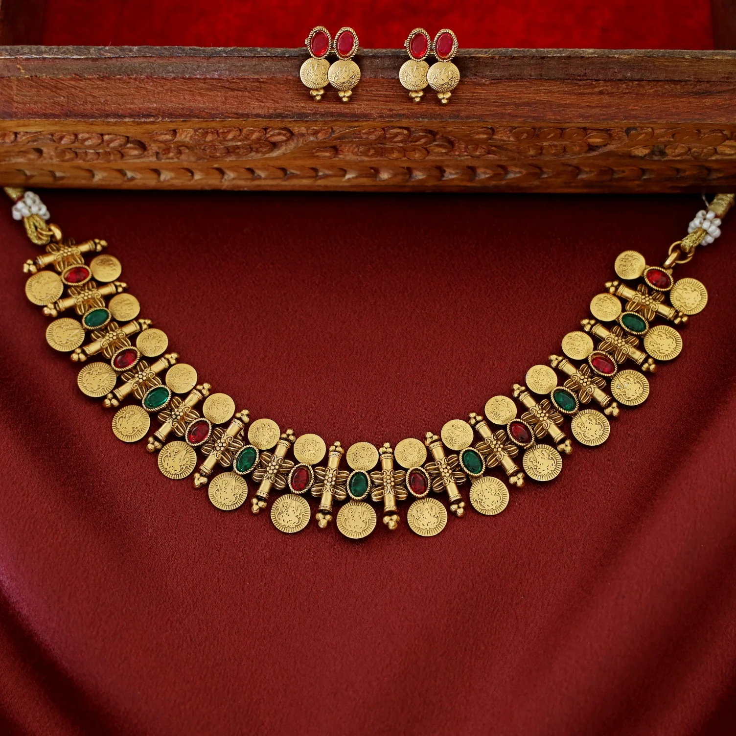 Pranita Dual Kashi Oval Stick Short Neckpiece/Choker With Earring - Image 2