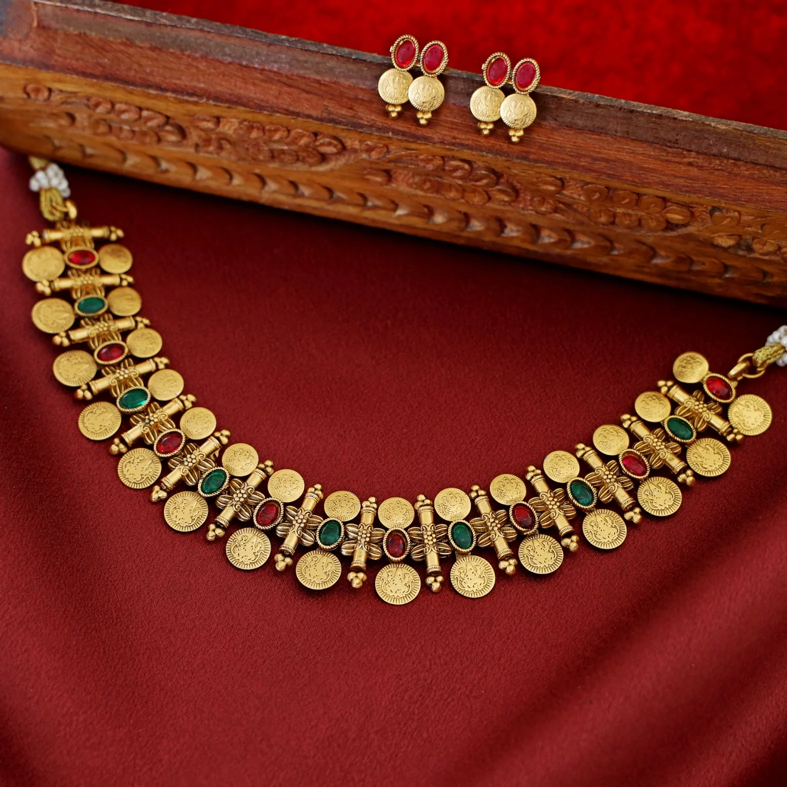 Pranita Dual Kashi Oval Stick Short Neckpiece/Choker With Earring - Image 6