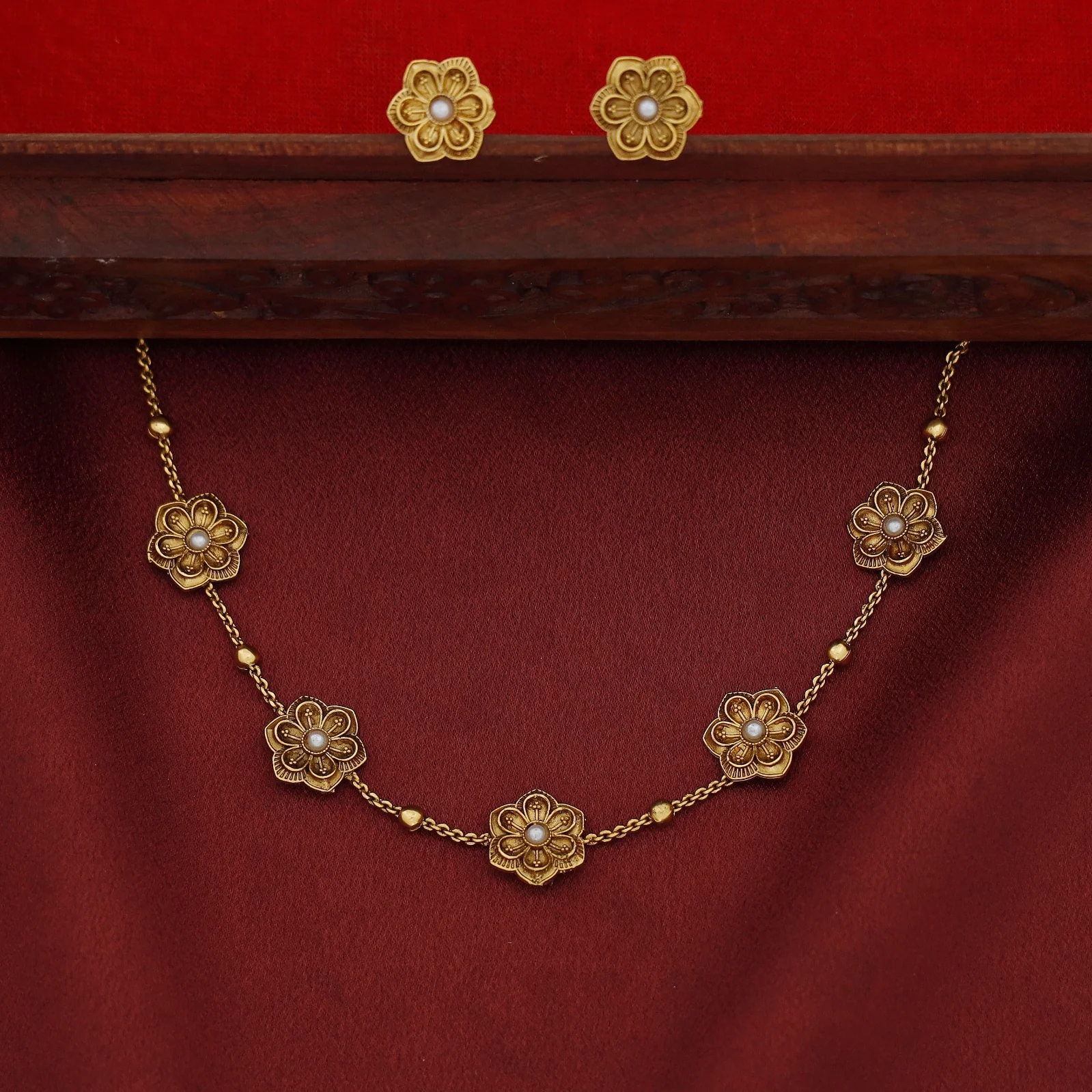Prathima 5 Flower Golden Ball Choker With Earring - Image 4