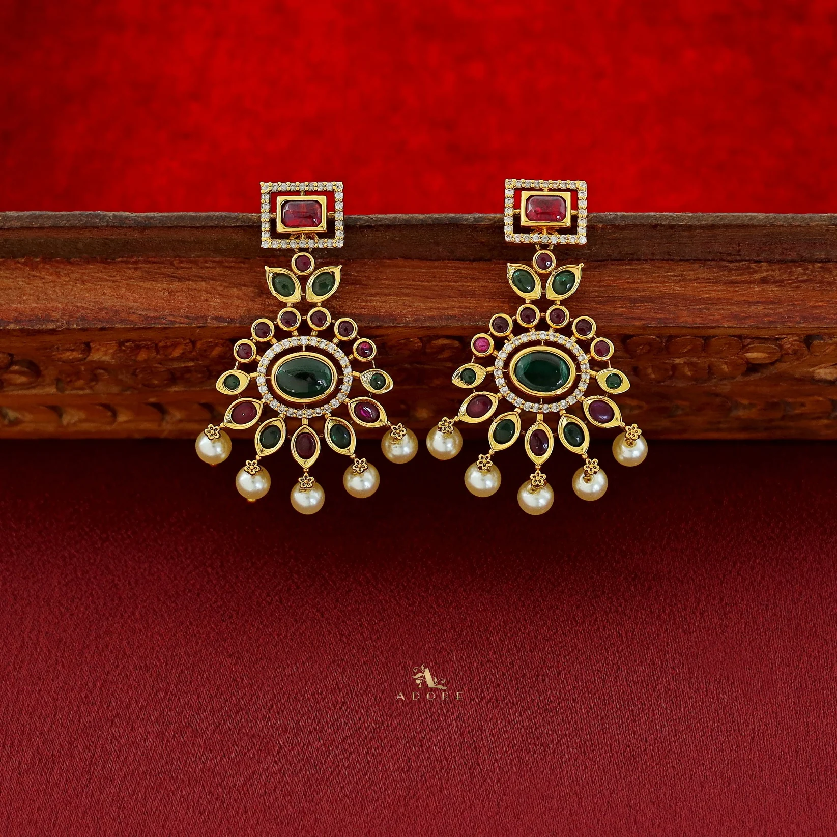 Premium Aakarsha Tri Layer Bridal Short Neckpiece With Earring - Image 5