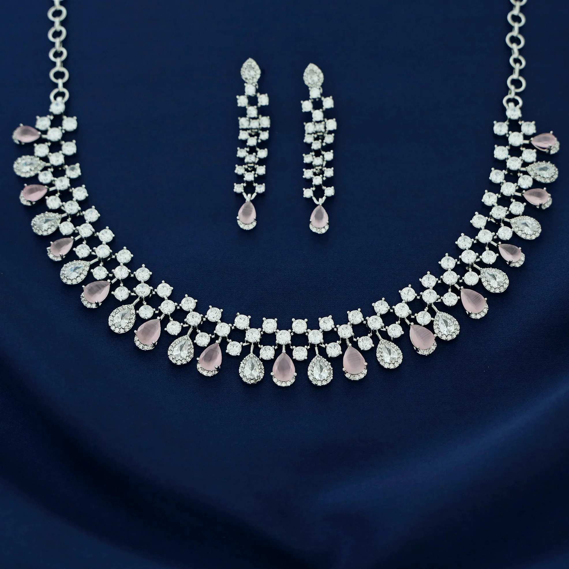 Elsie AD Stone Drop Short Neckpiece With Earring - Image 4