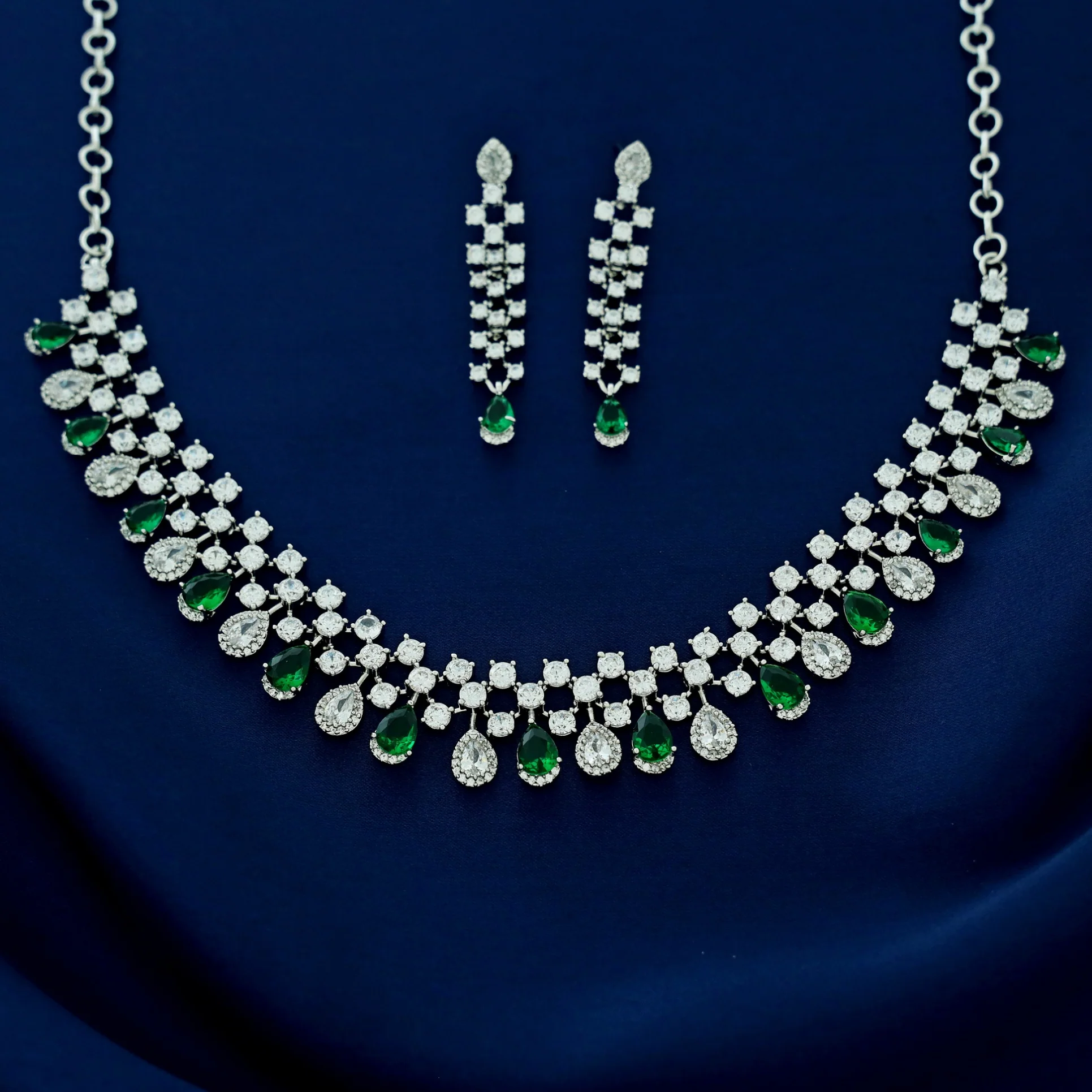 Elsie AD Stone Drop Short Neckpiece With Earring - Image 7