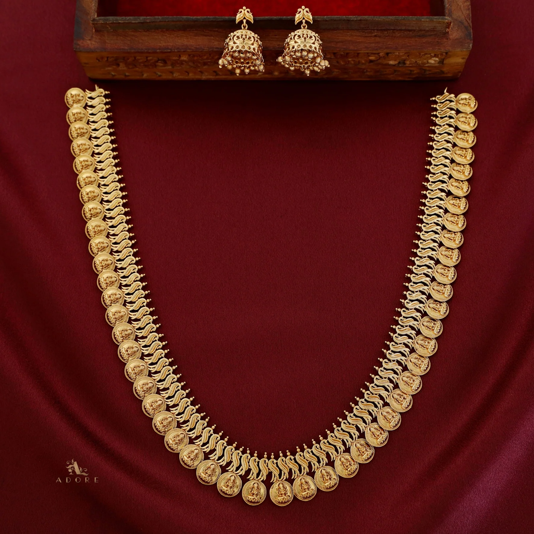 Premium Agni Devi Coin Neckpiece With Earring - Image 3