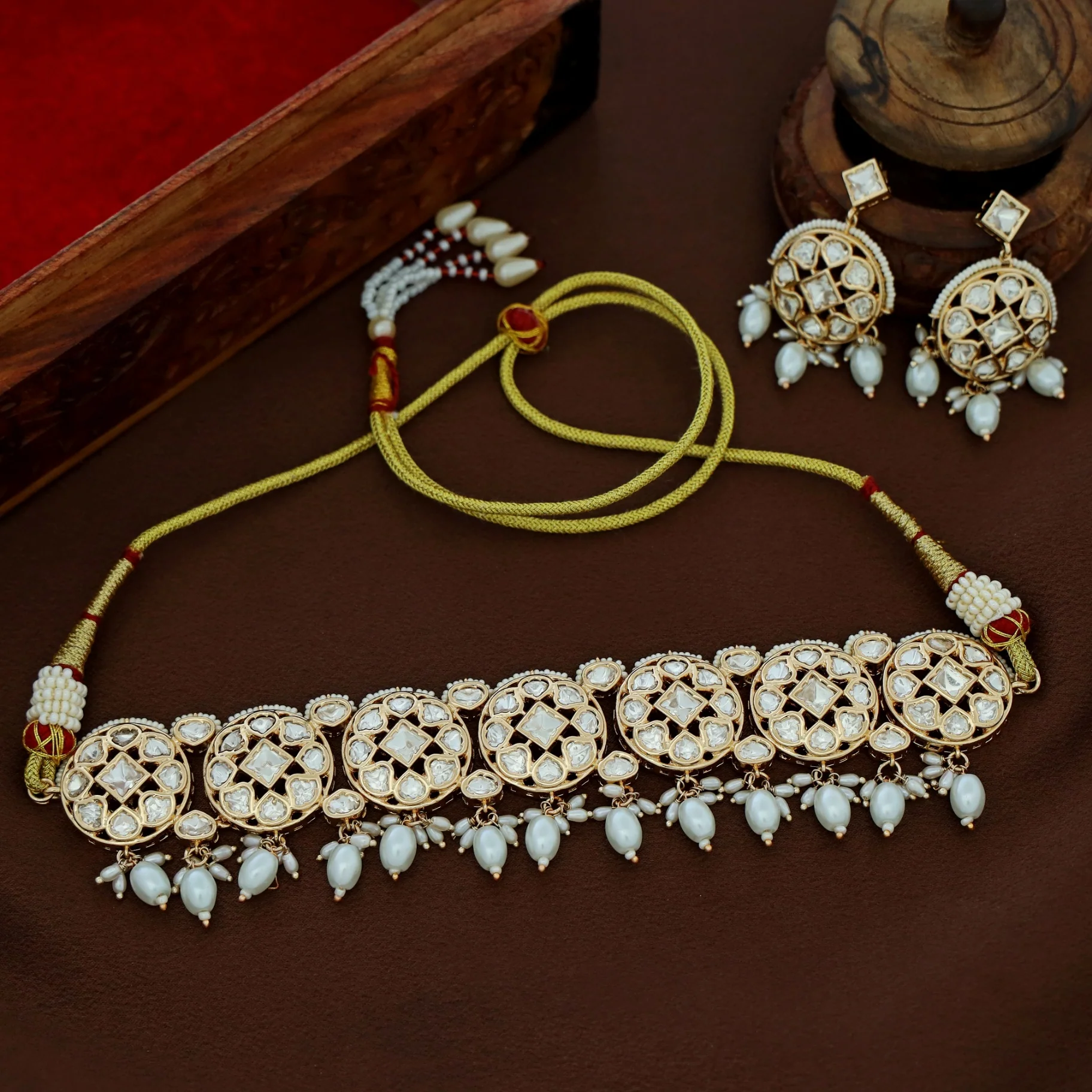 Premium Anagha Kundan Pearl Choker With Earring - Image 4