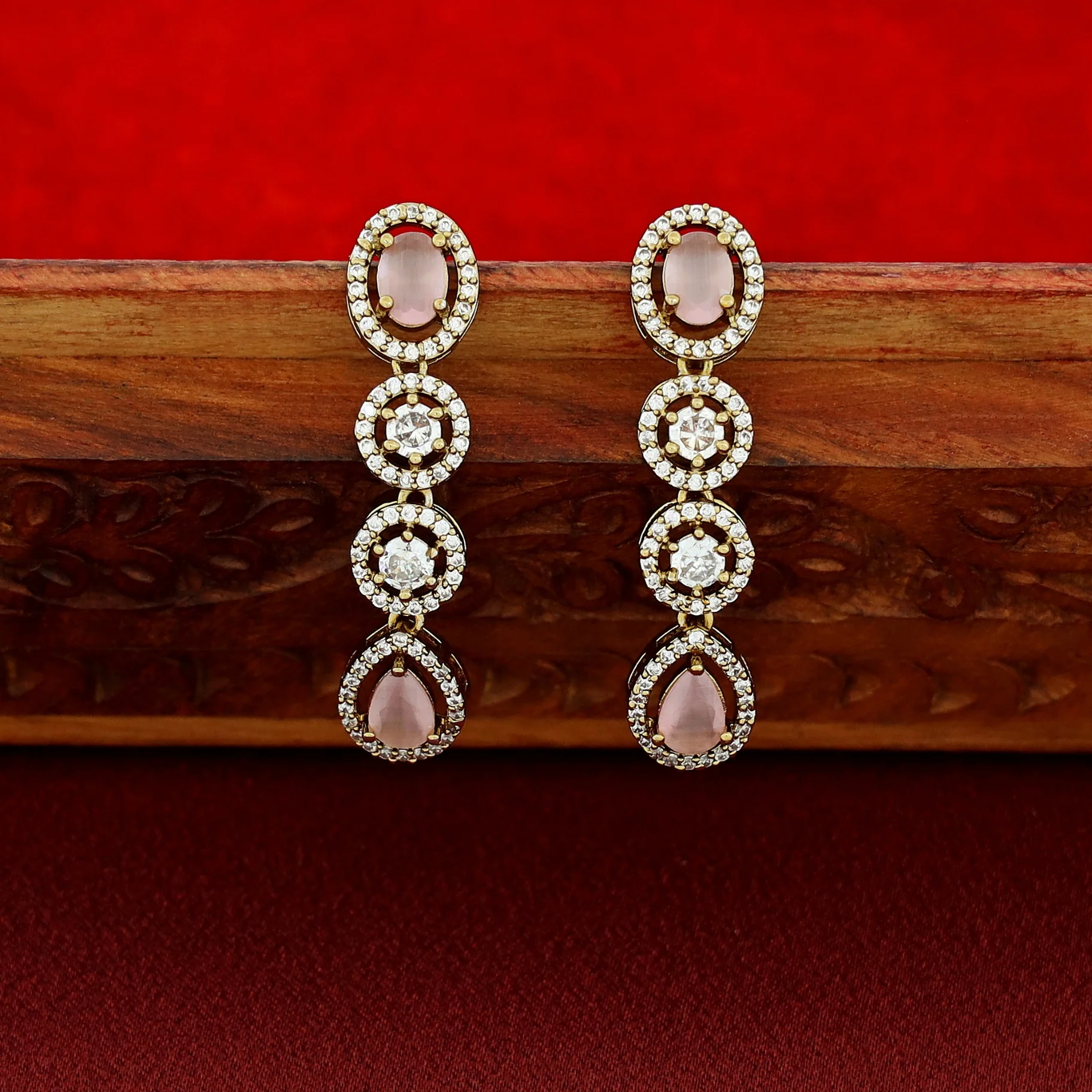 Anuga Glossy Short Neckpiece With Earring - Image 10