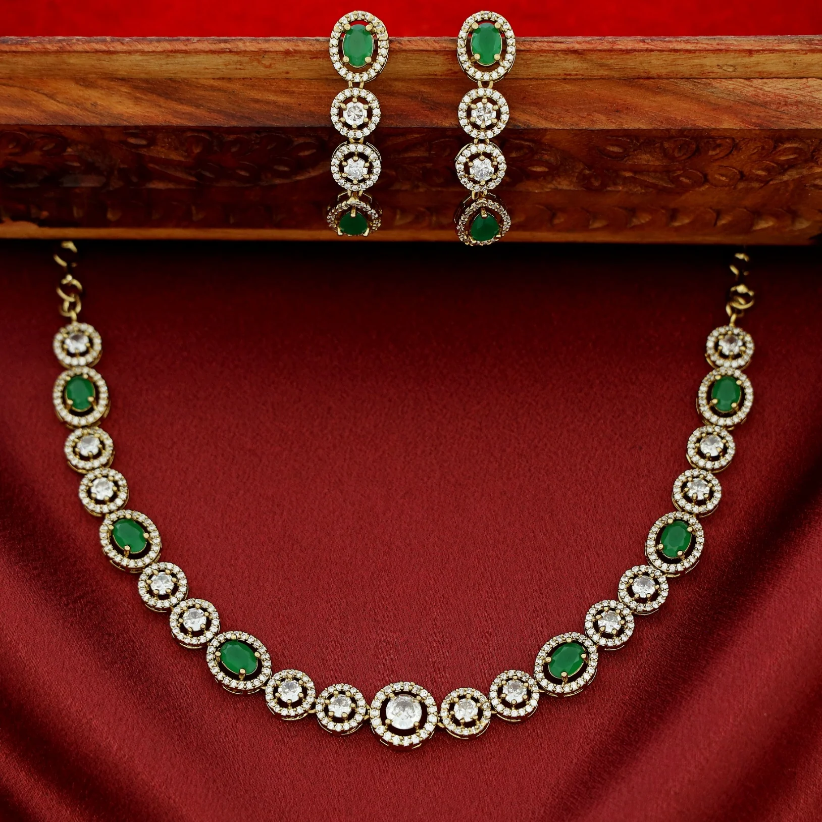Anuga Glossy Short Neckpiece With Earring - Image 2