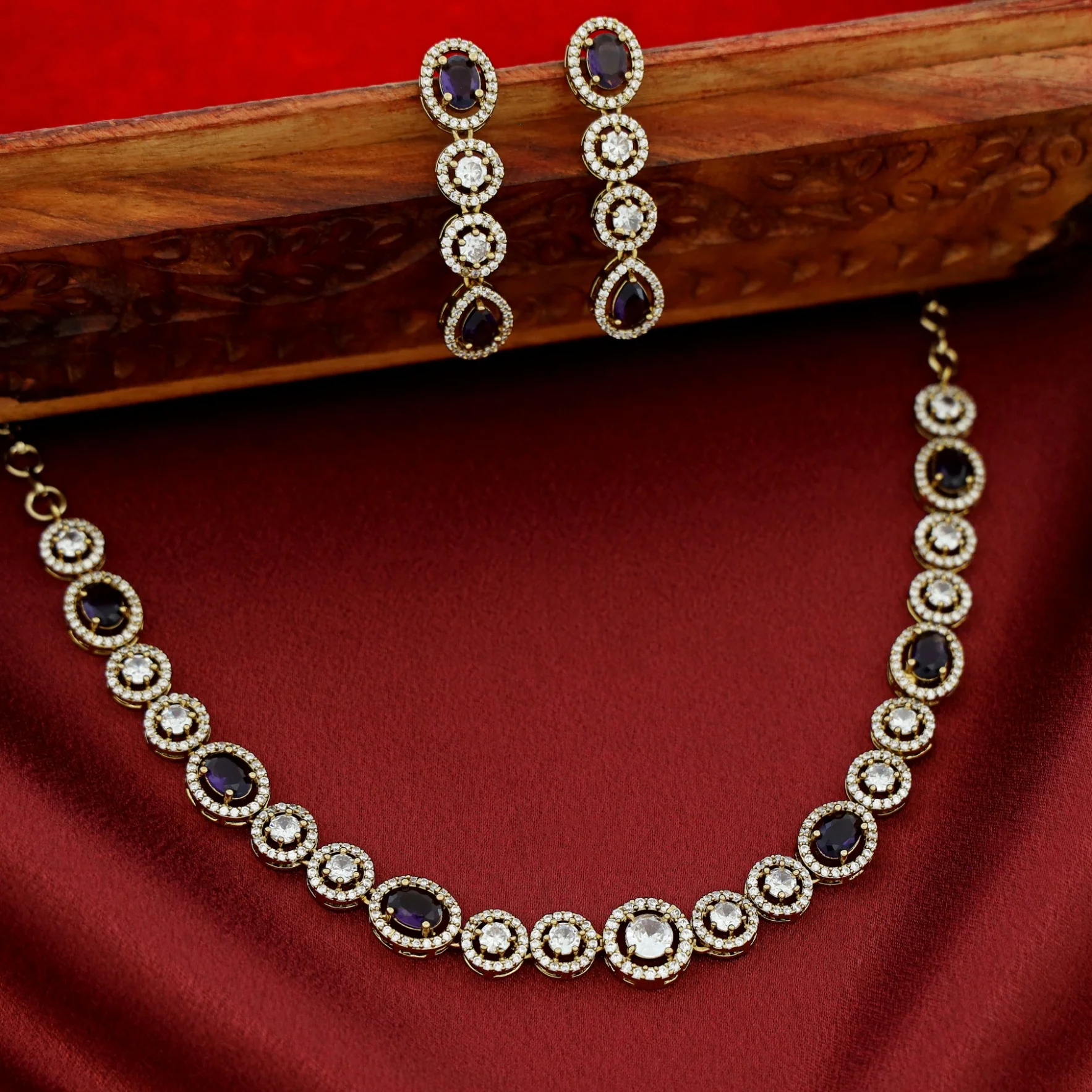 Anuga Glossy Short Neckpiece With Earring - Image 4
