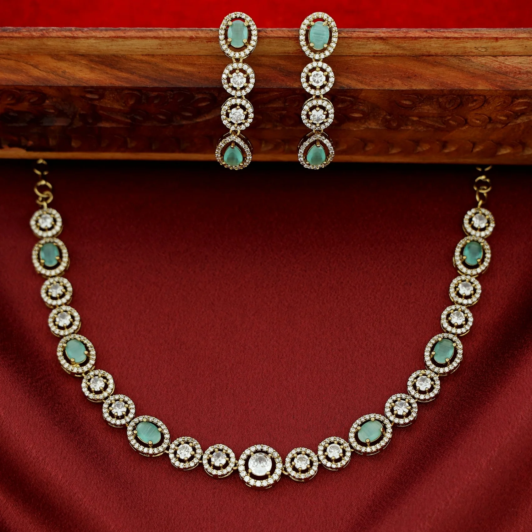 Anuga Glossy Short Neckpiece With Earring - Image 5