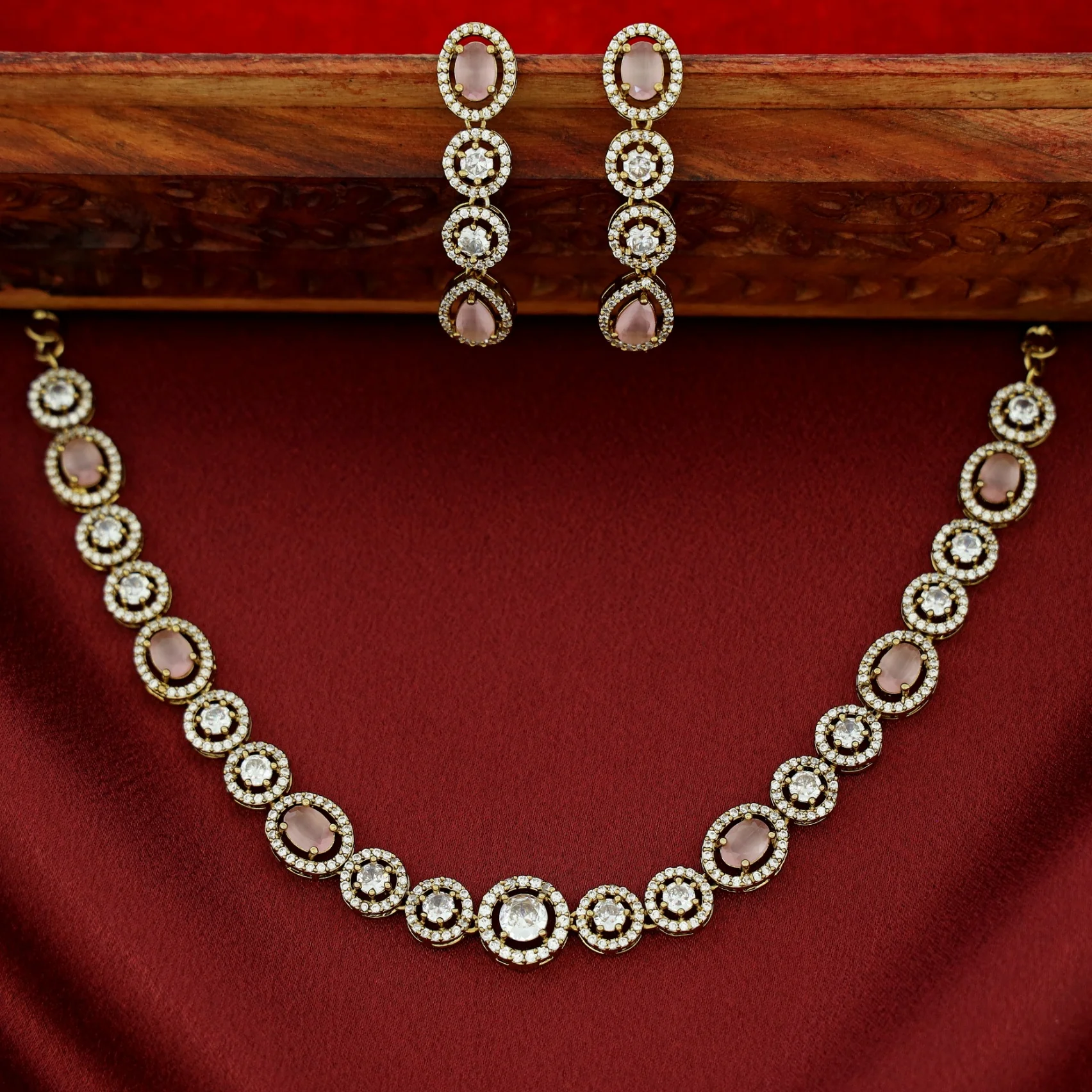 Anuga Glossy Short Neckpiece With Earring - Image 8