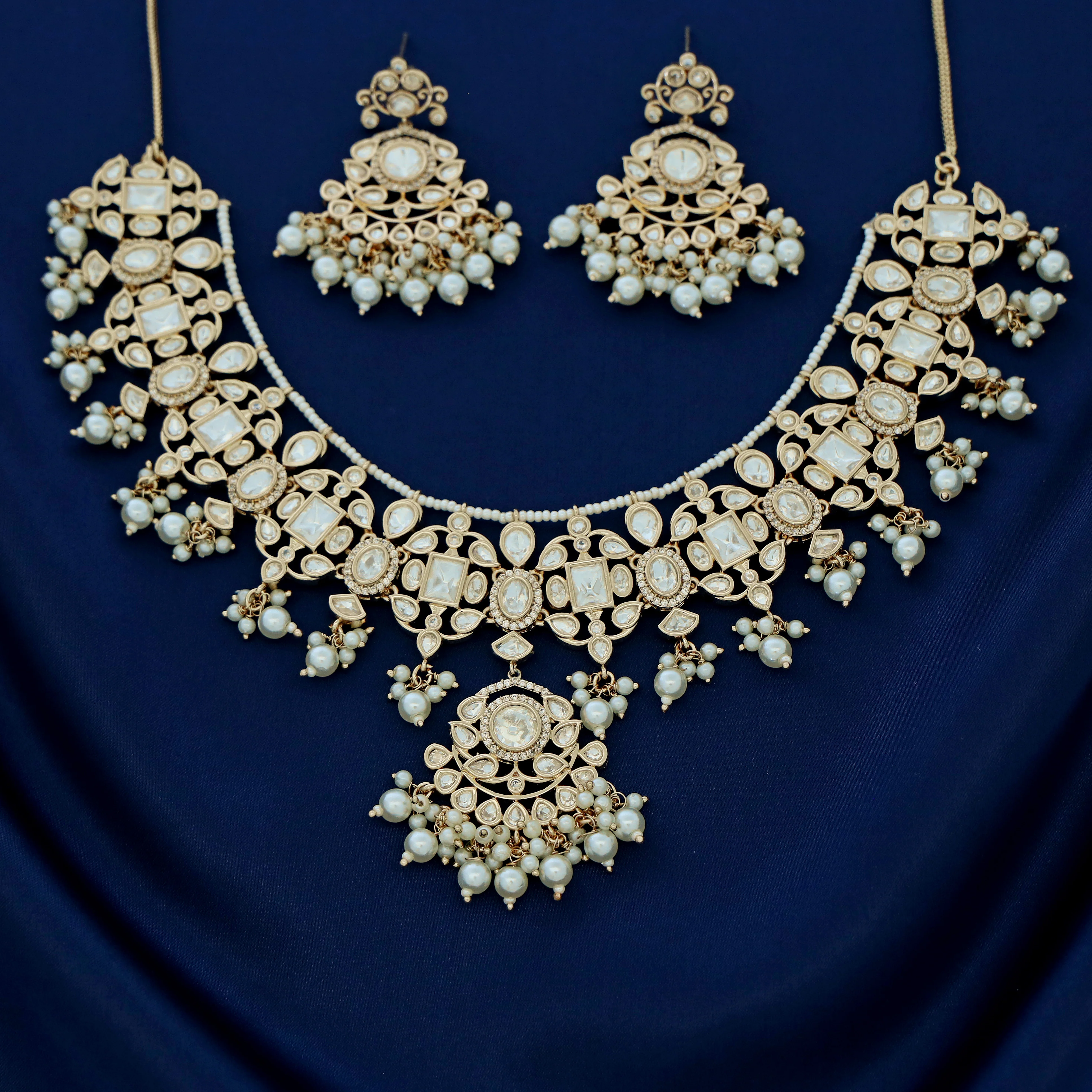 Premium Bhavanya Kundan Stone Pearl Neckpiece With Earring - Image 2