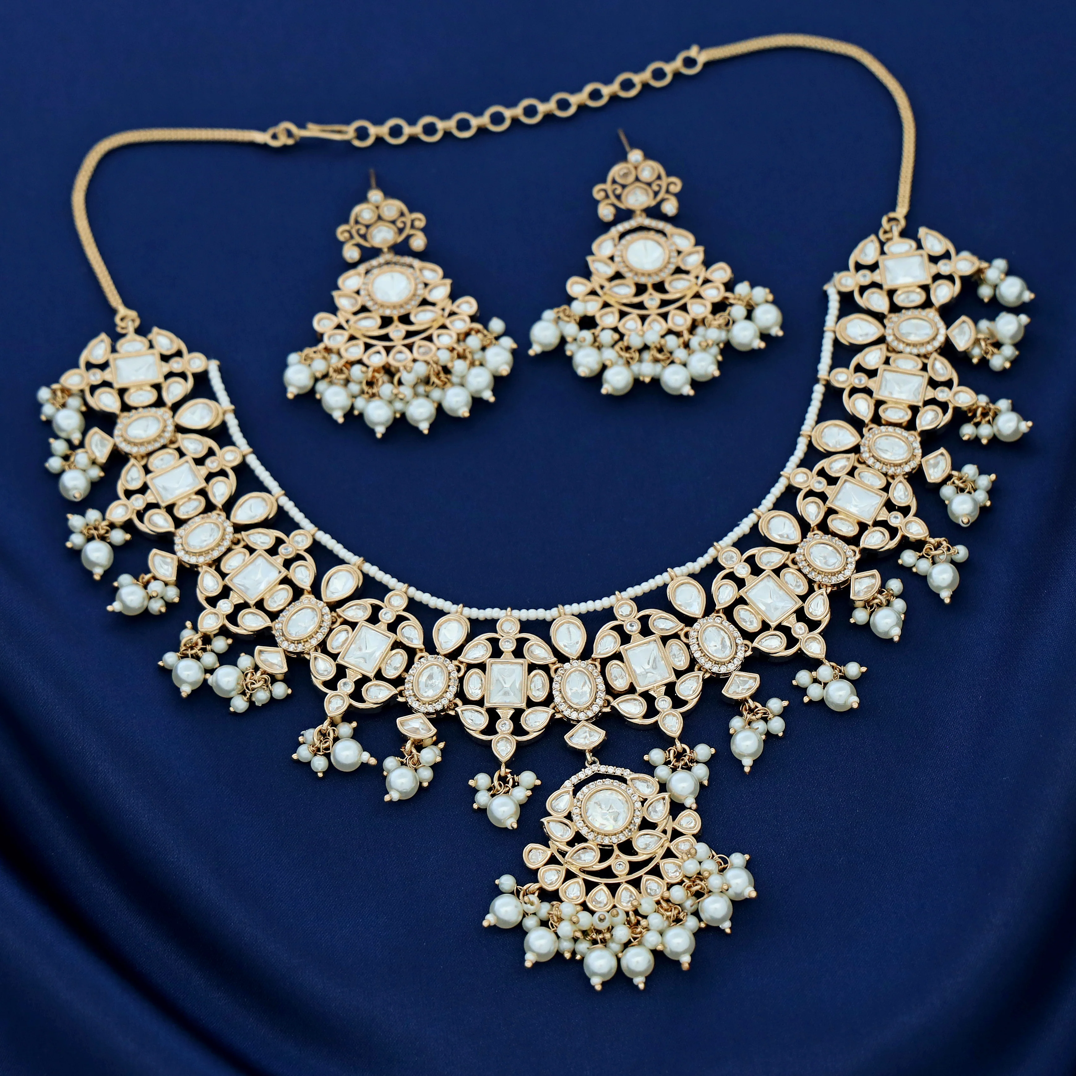 Premium Bhavanya Kundan Stone Pearl Neckpiece With Earring - Image 3