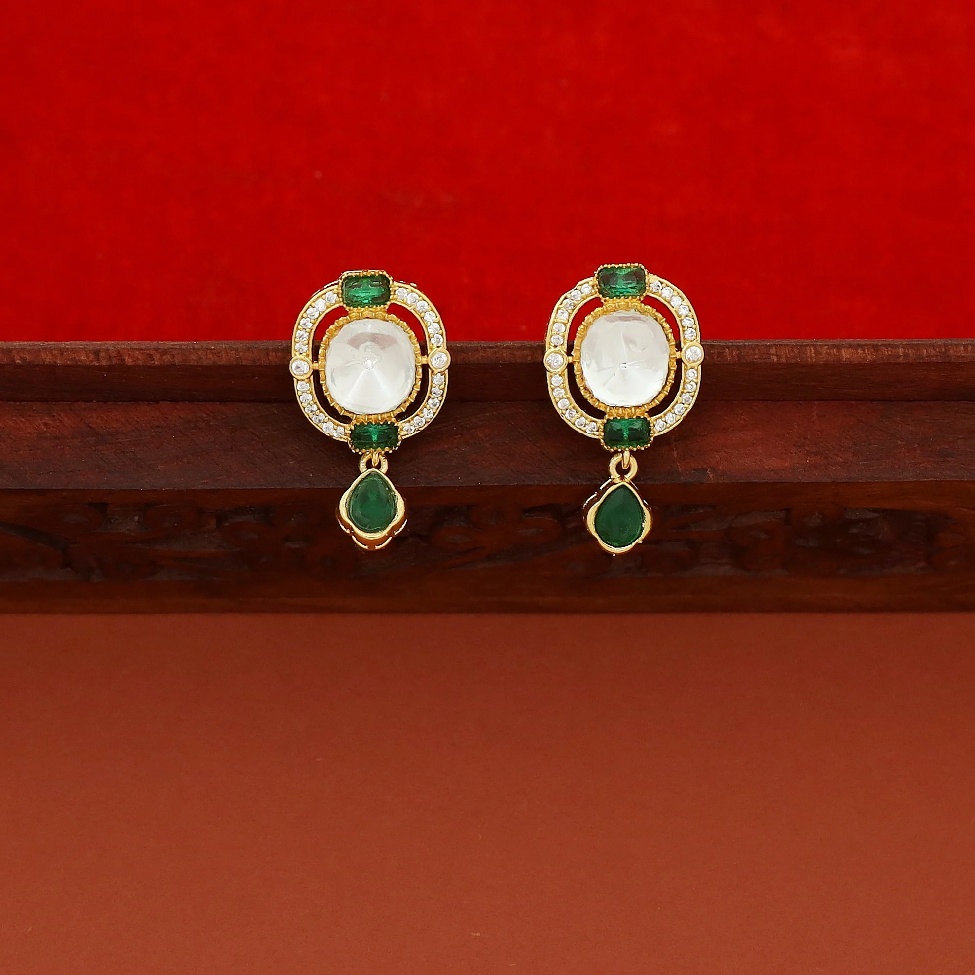 Premium Charmee 7 Kundan Drop Choker With Earring - Image 5