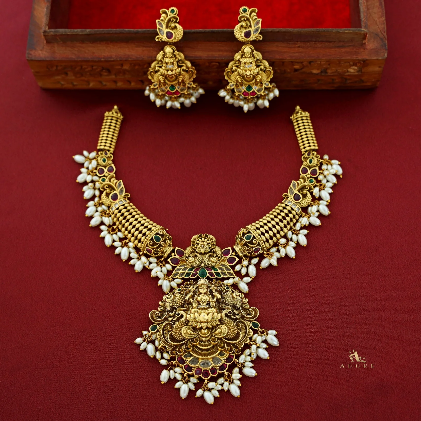 Premium Darani Pearl Short Neckpiece With Earring - Image 4