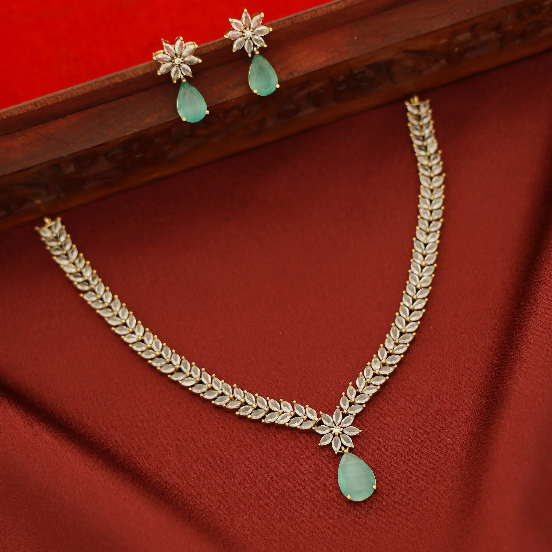 Daya Short AD Neckpiece With Earring - Image 2