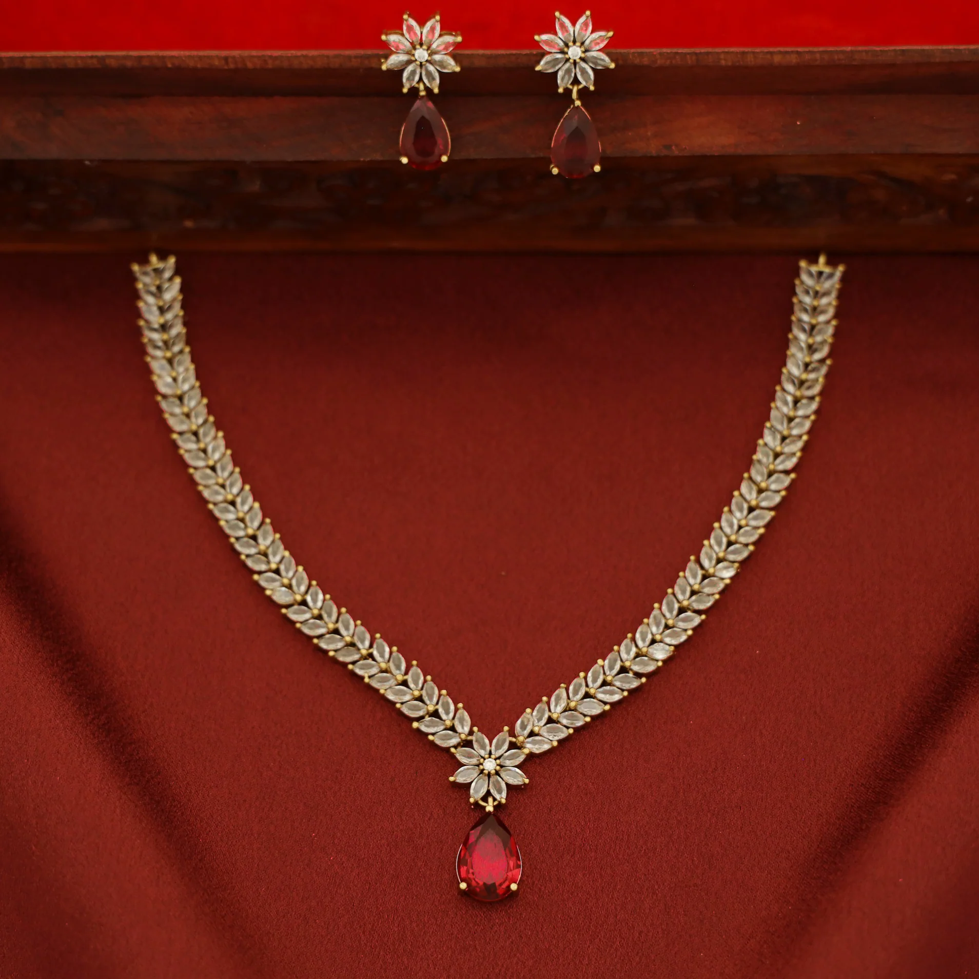 Daya Short AD Neckpiece With Earring - Image 4