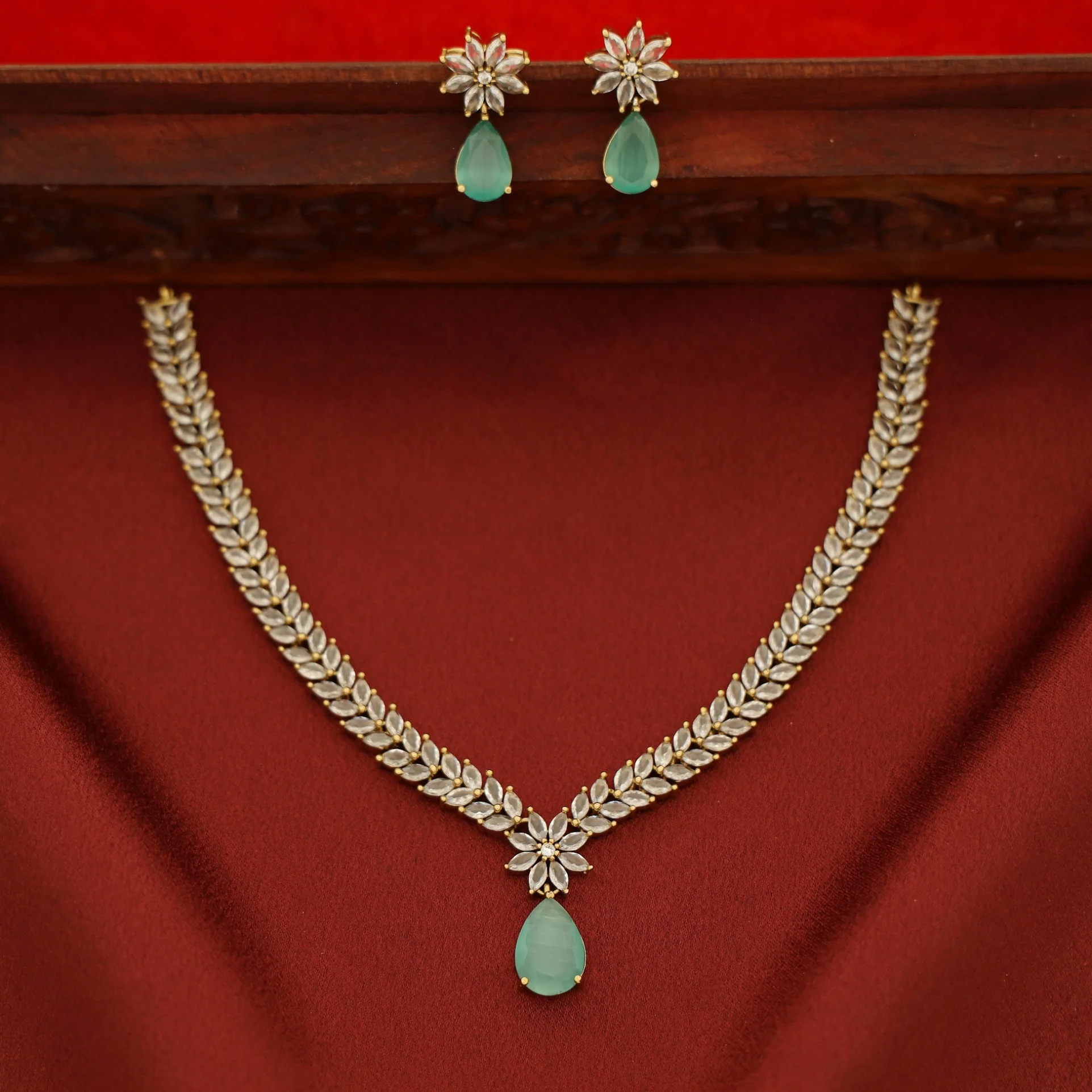 Daya Short AD Neckpiece With Earring - Image 5