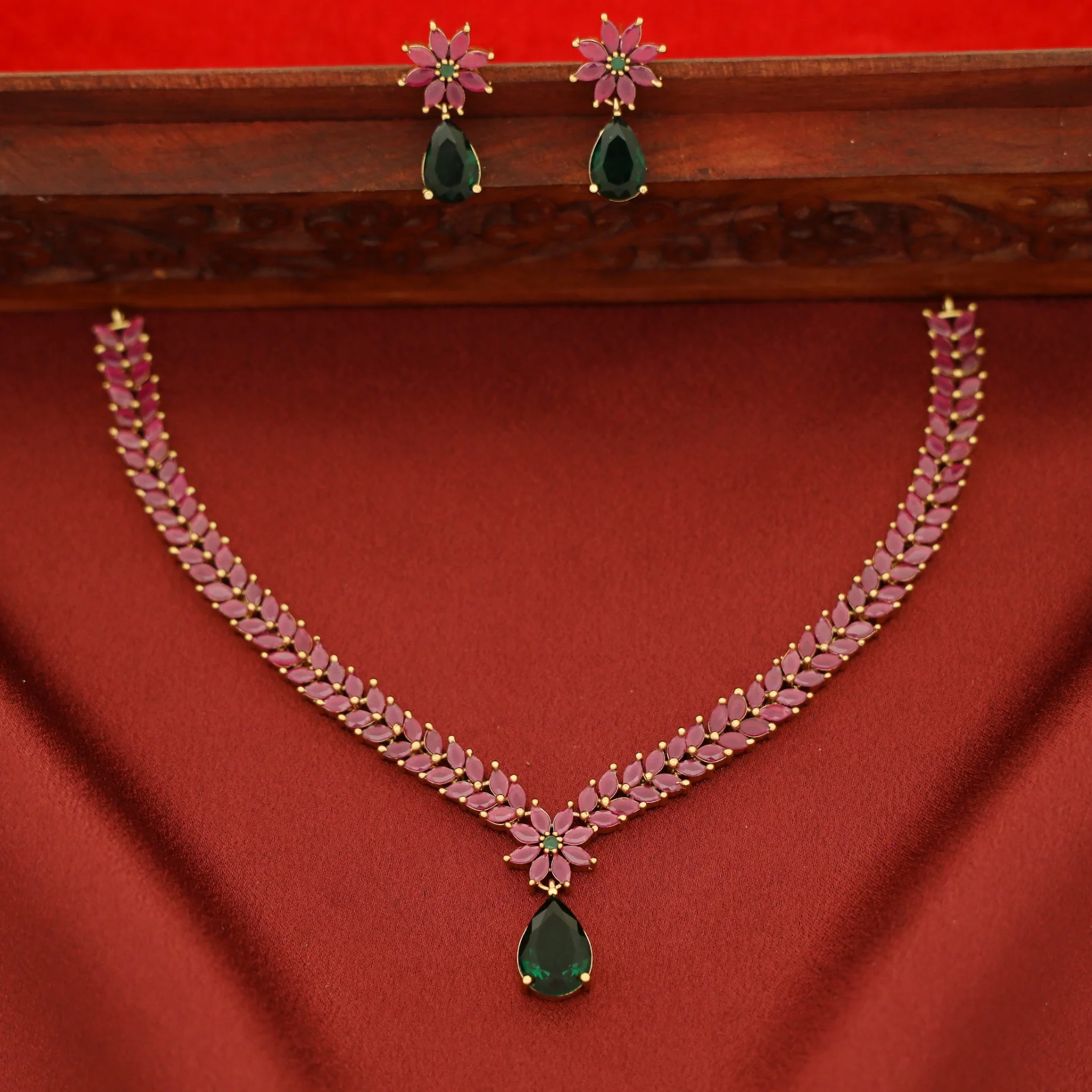 Daya Short AD Neckpiece With Earring - Image 6