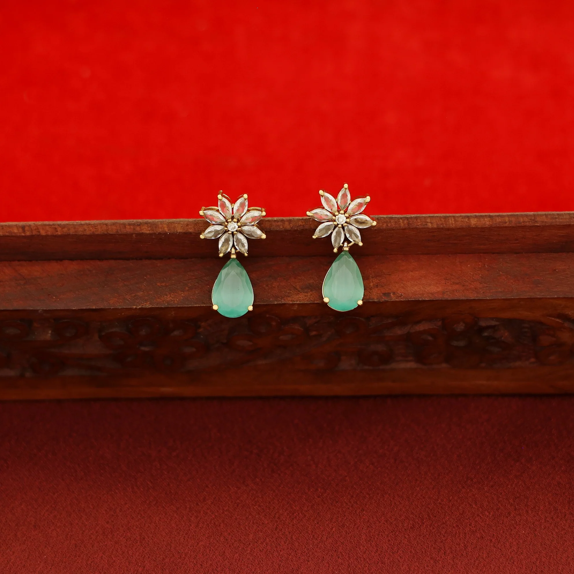 Daya Short AD Neckpiece With Earring - Image 8