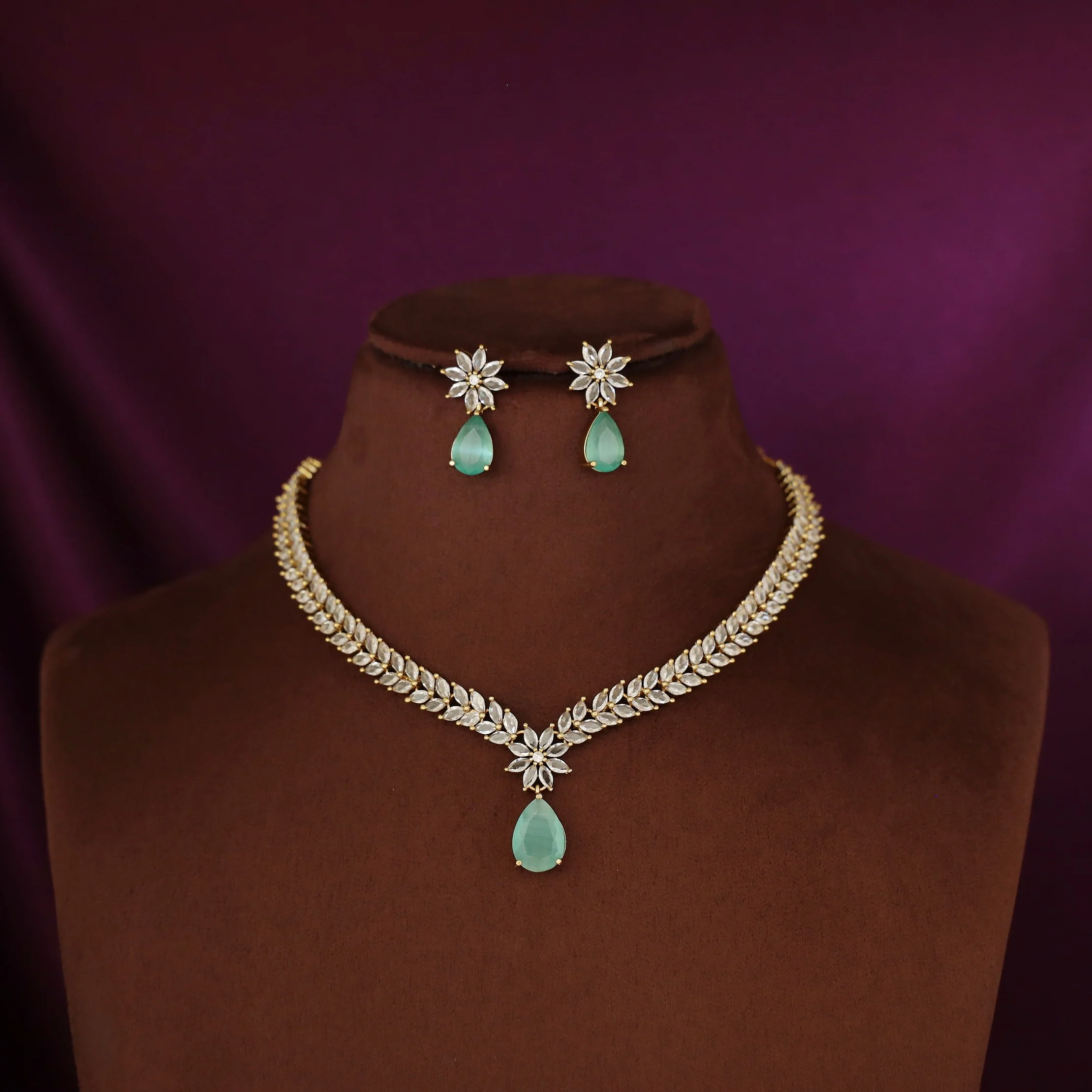 Daya Short AD Neckpiece With Earring - Image 9