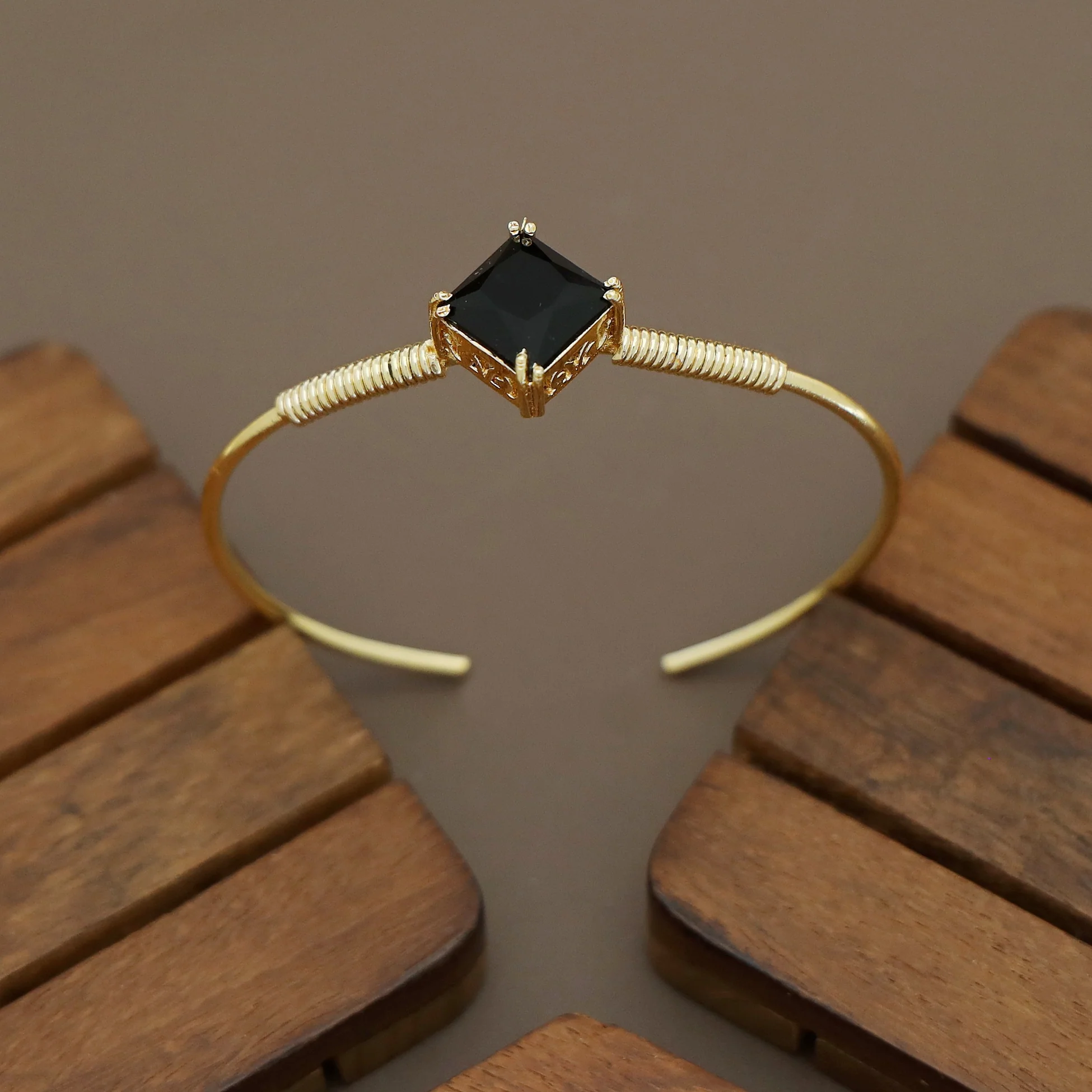 Premium Diana Single Stone Bracelet - Image 4