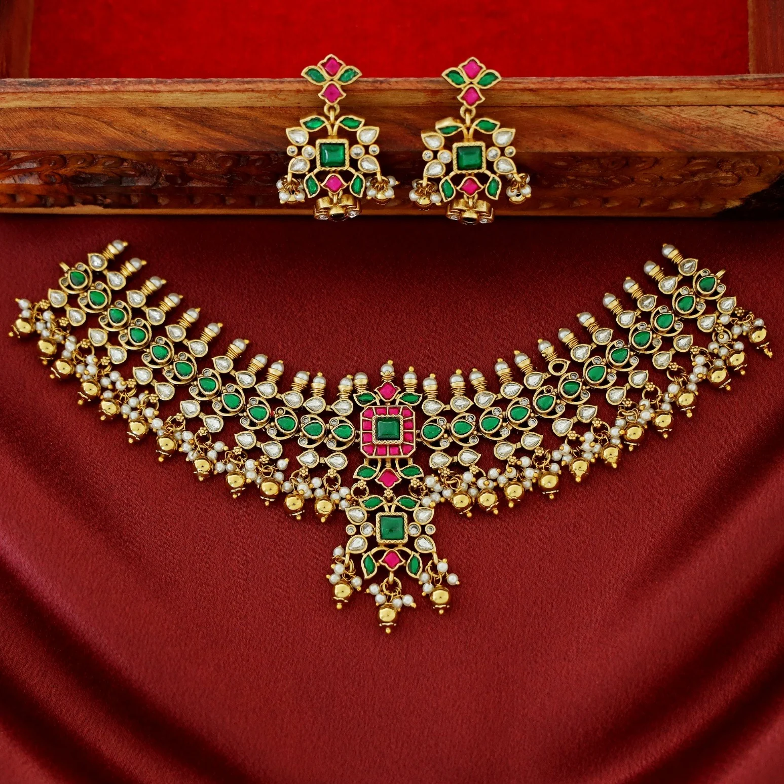 Premium Gaurika Jadau Kundan Short Neckpiece/Choker With Earring - Image 4