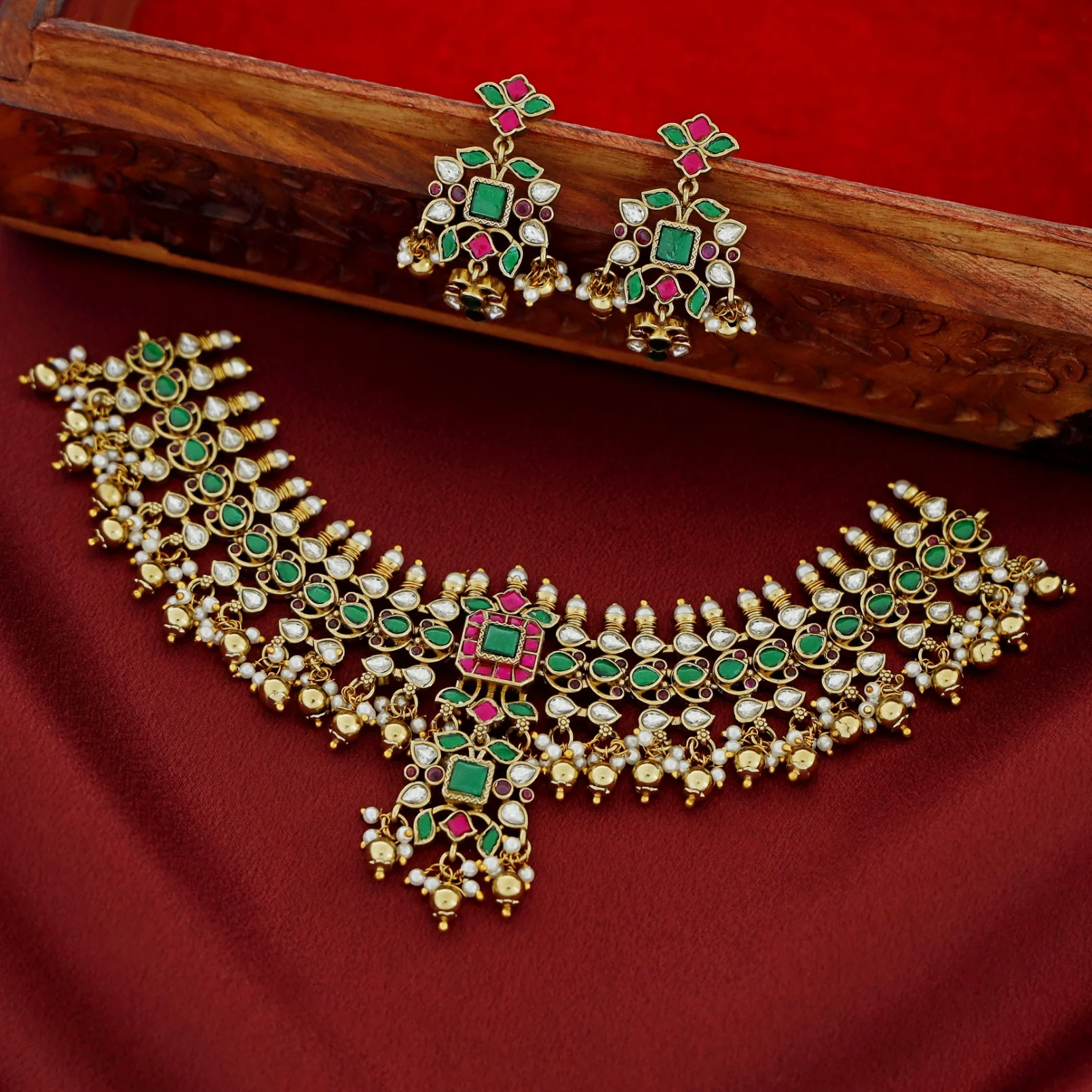 Premium Gaurika Jadau Kundan Short Neckpiece/Choker With Earring - Image 6